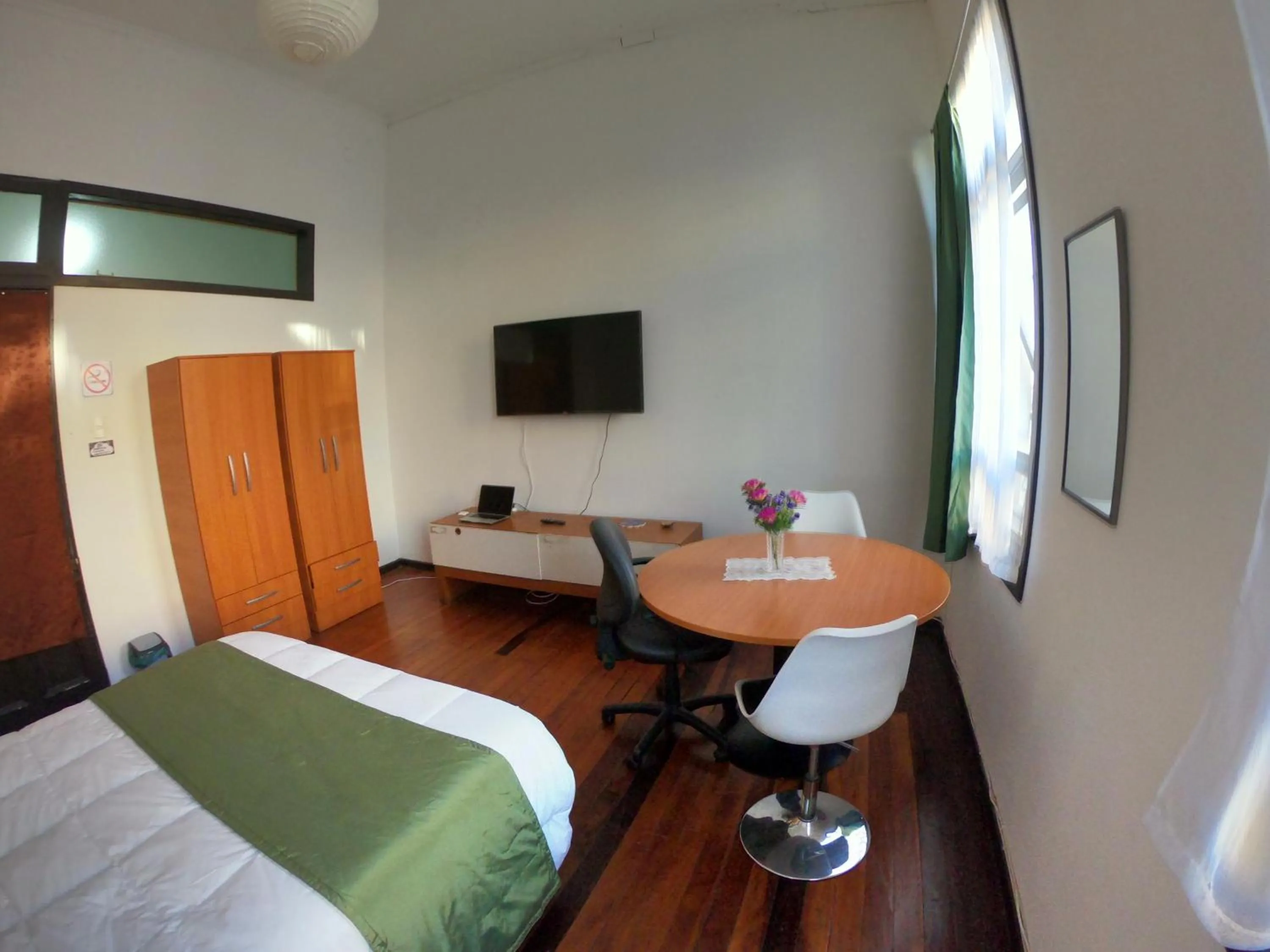 TV and multimedia, Bed in Volta Inn Hostel