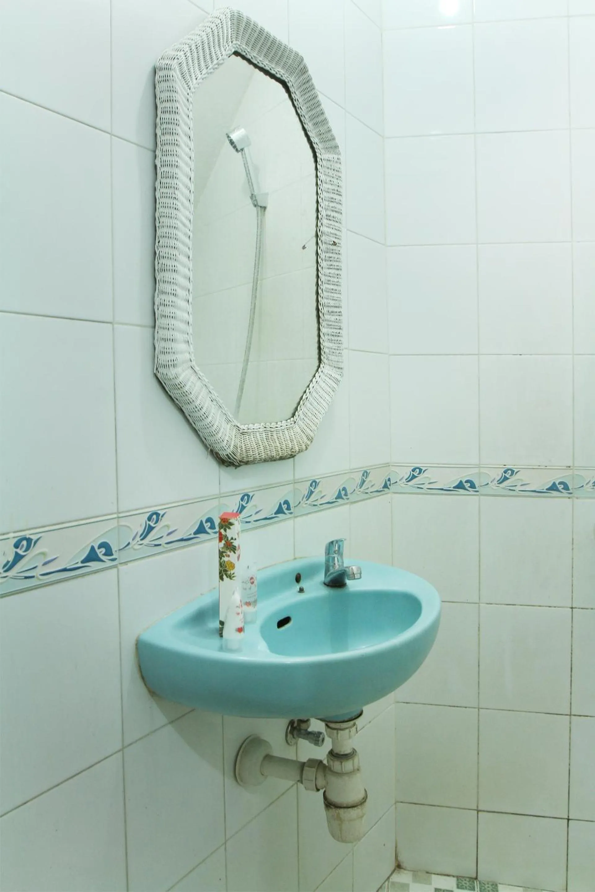 Bathroom in OYO 146 Menteng Residence