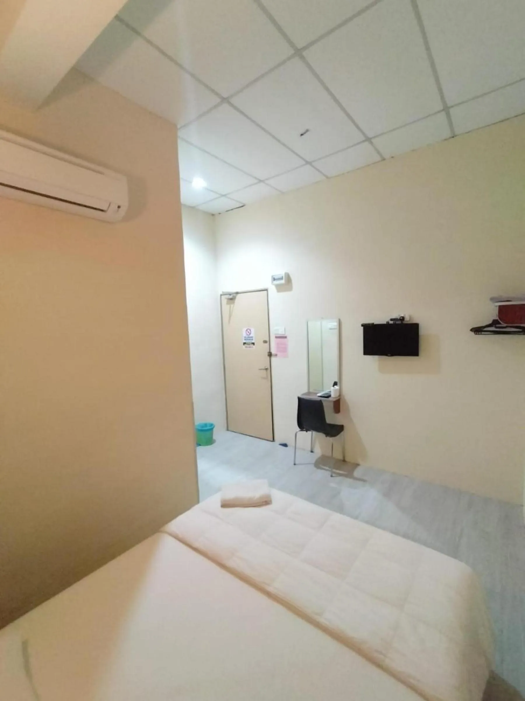 TV and multimedia, Bed in Hotel Bestari