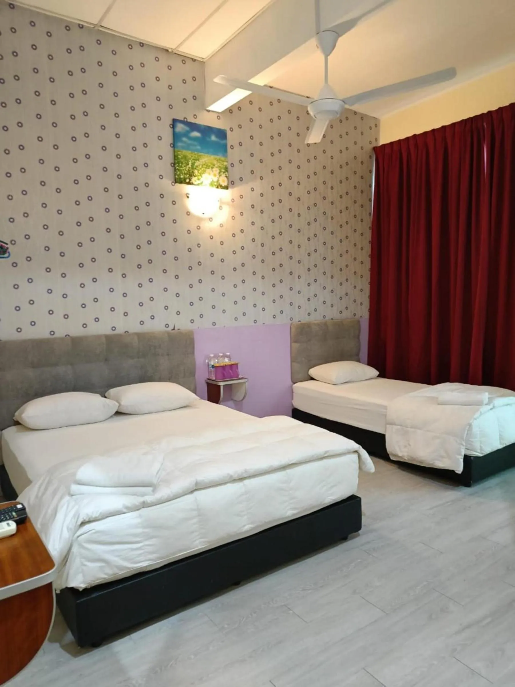 Bedroom, Bed in Hotel Bestari