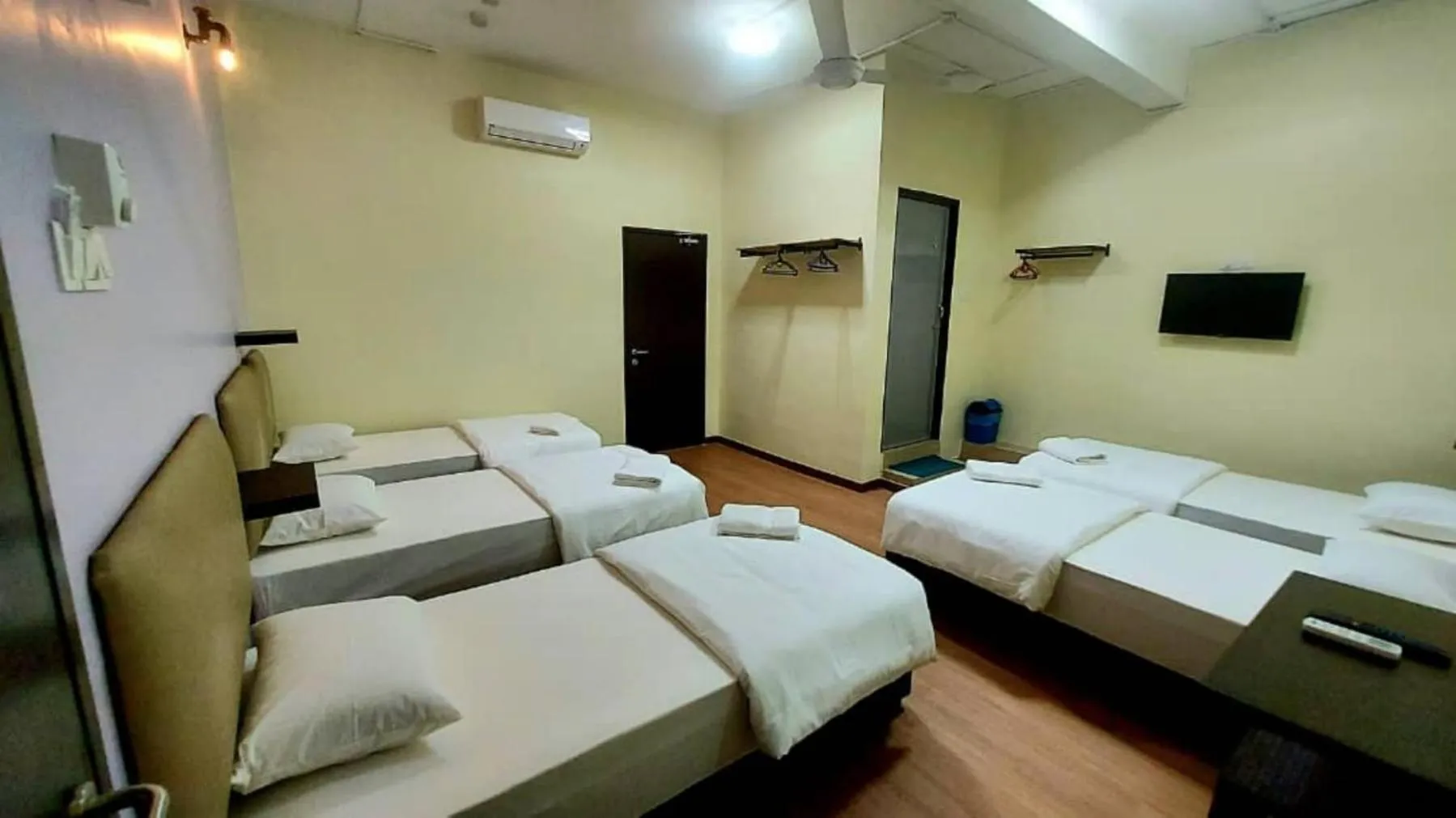 Bed in Hotel Bestari