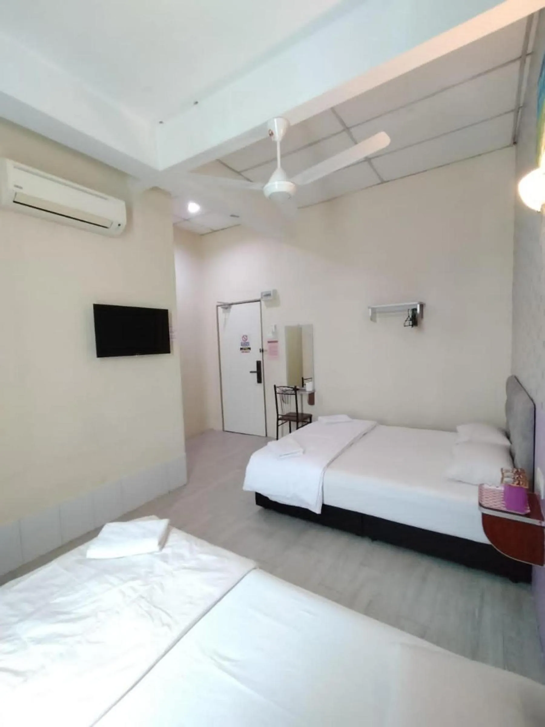 View (from property/room), Bed in Hotel Bestari