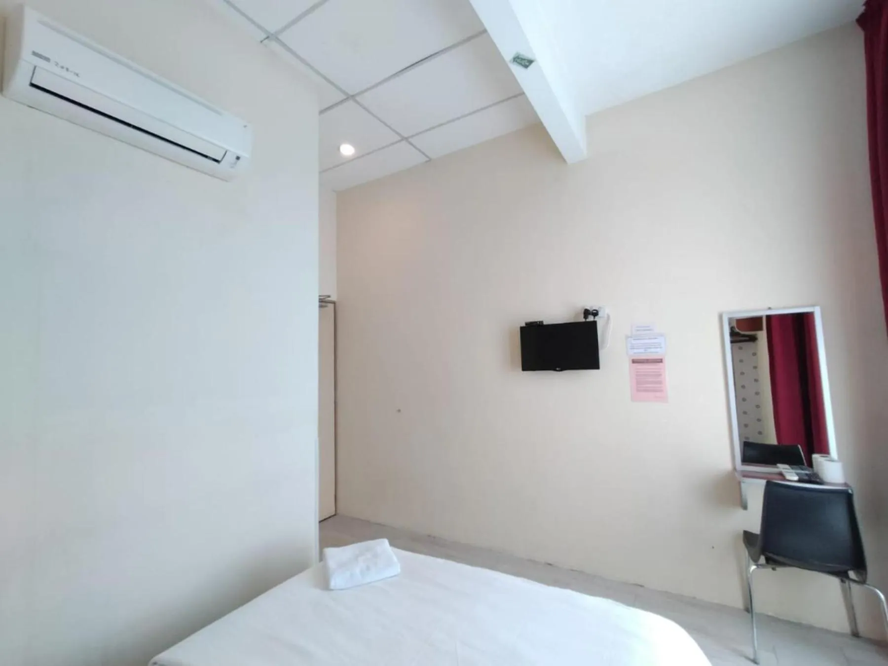 TV and multimedia, Bed in Hotel Bestari