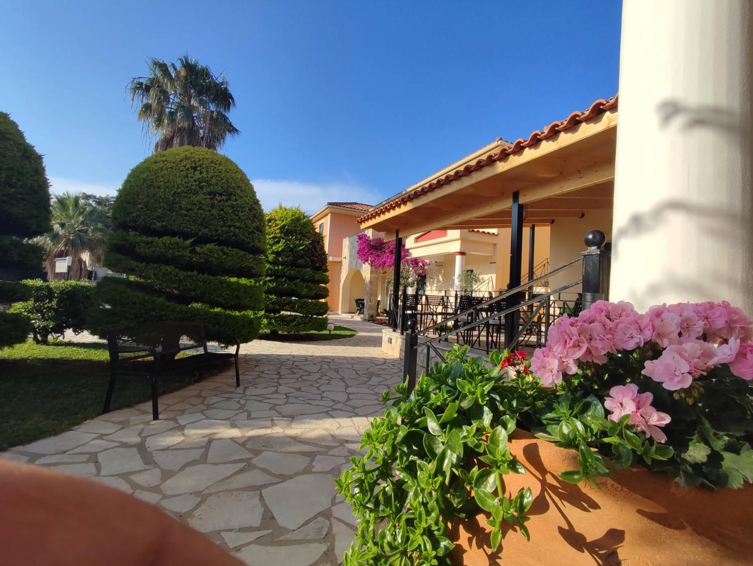 Garden in Elanthi Village Apartments