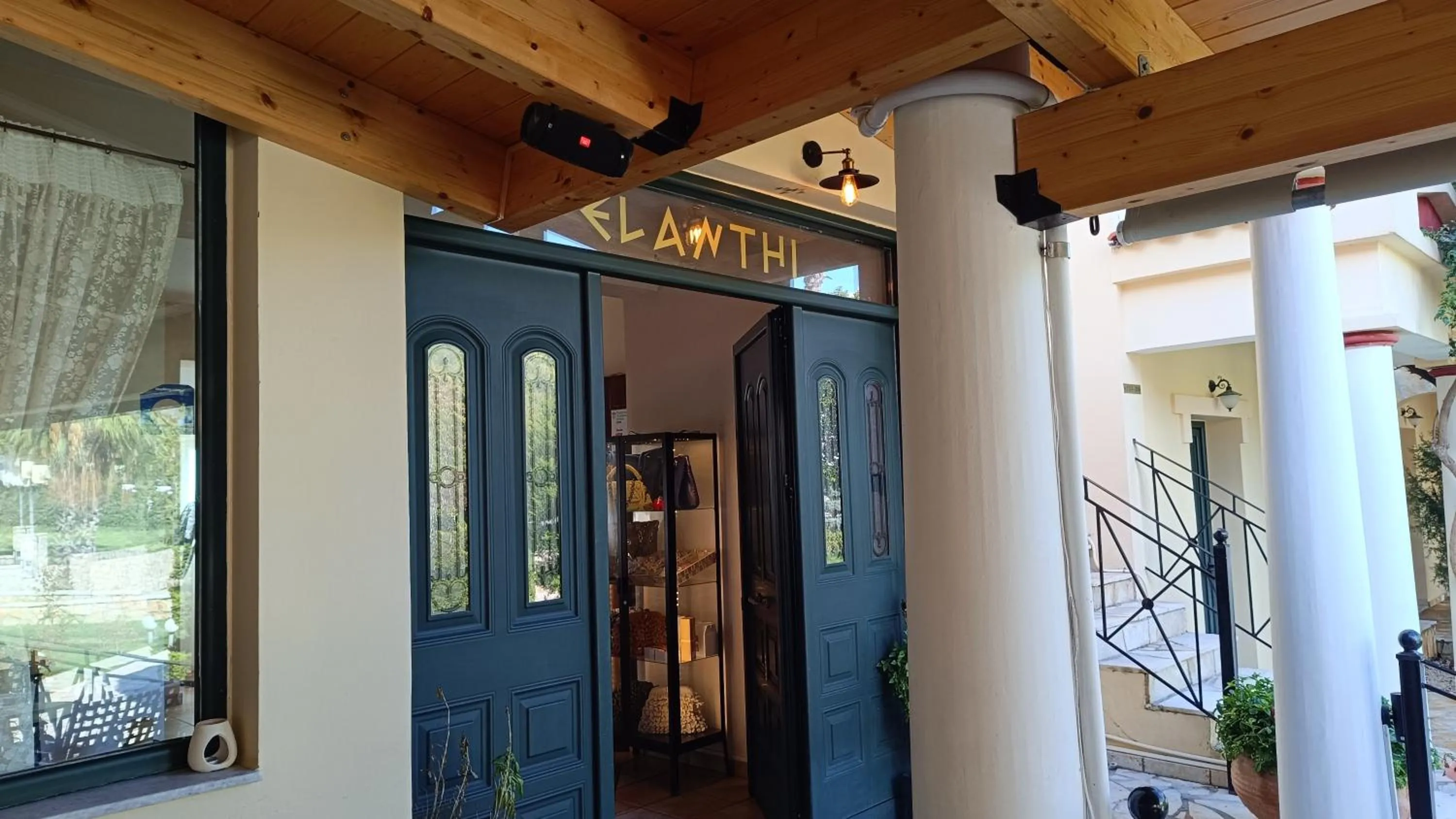 Facade/entrance in Elanthi Village Apartments