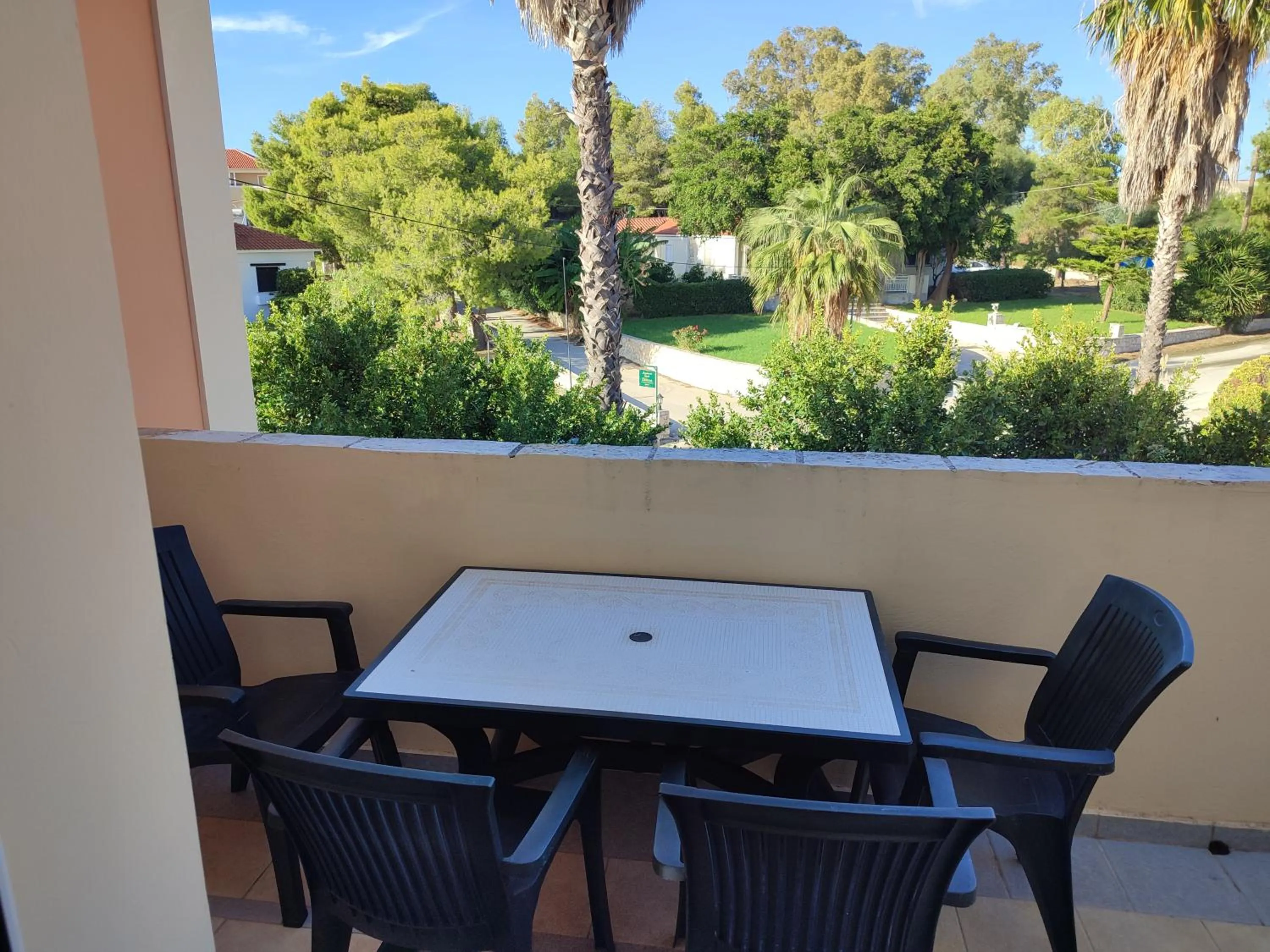 Balcony/Terrace in Elanthi Village Apartments