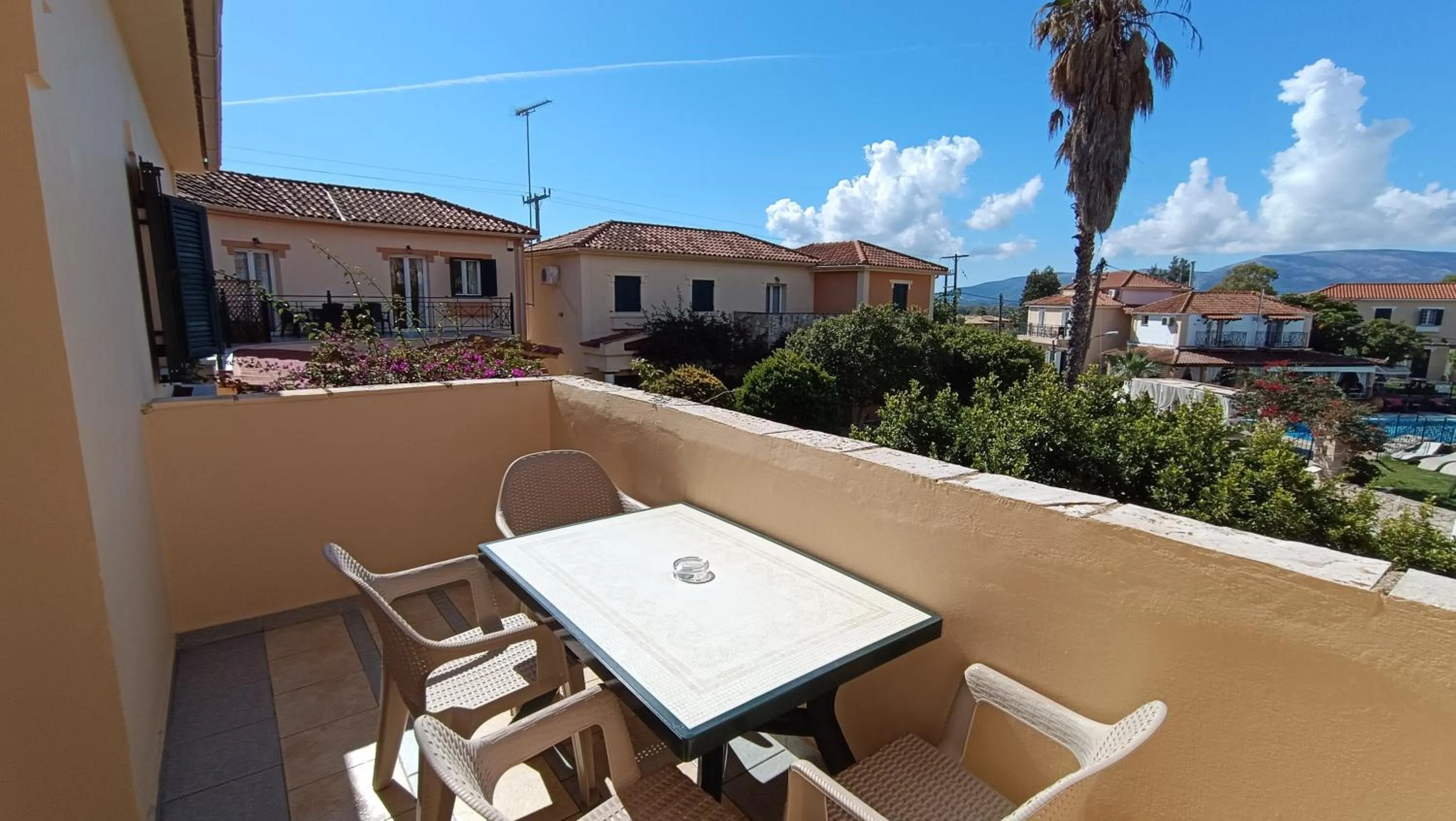 Balcony/Terrace in Elanthi Village Apartments