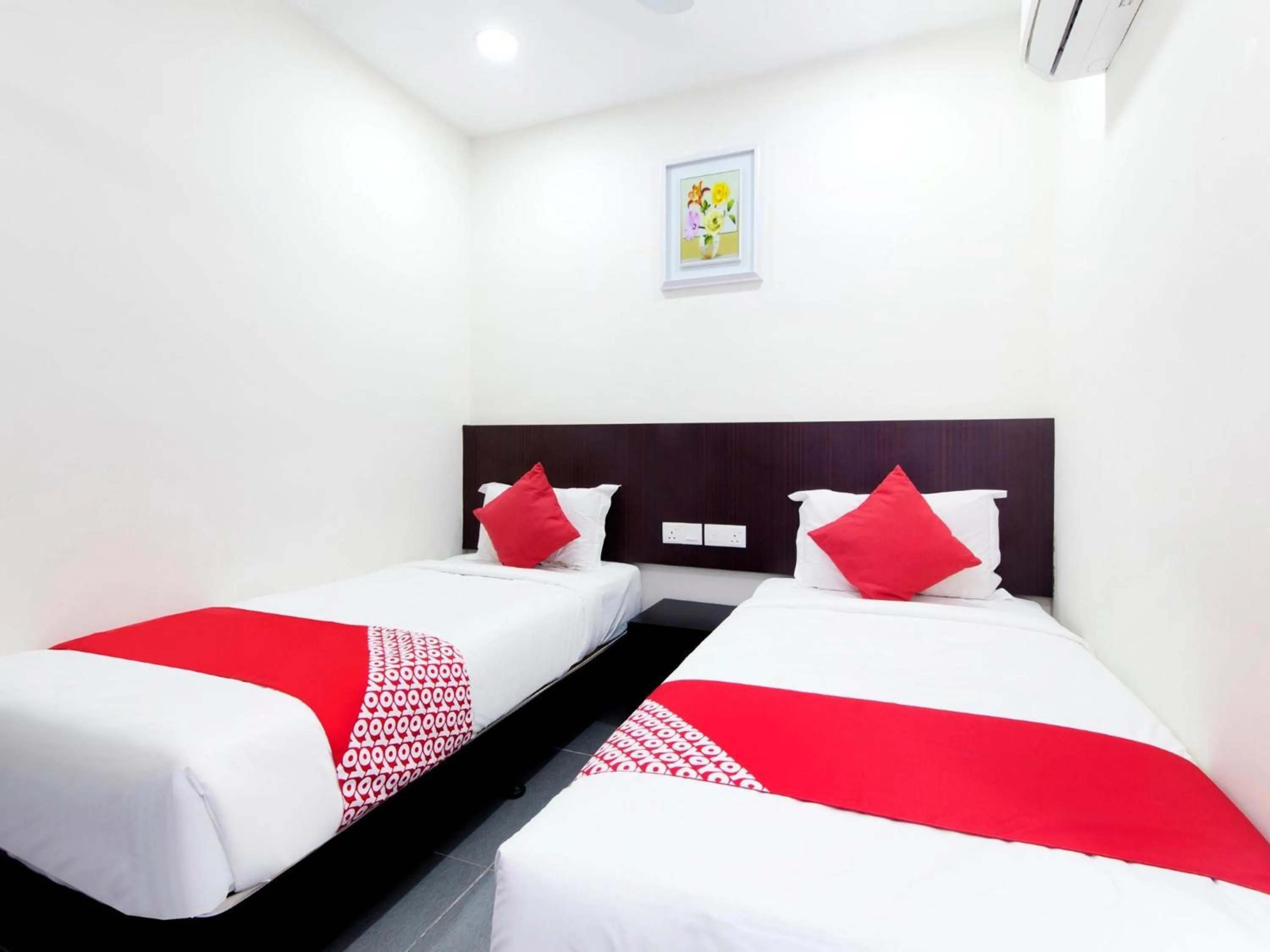 Bedroom, Bed in Hotel O Marvelton Hotel