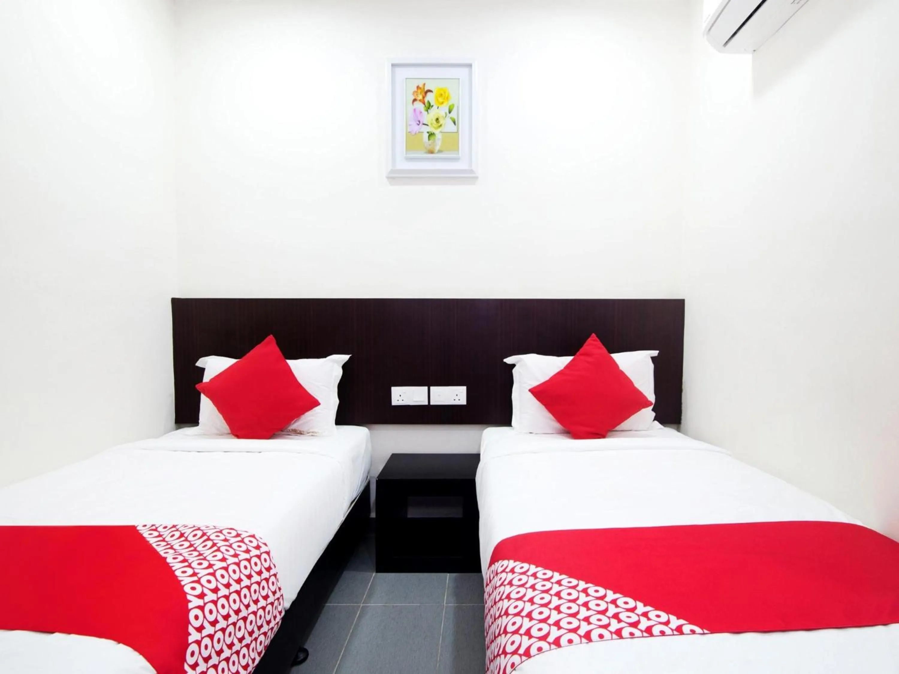 Photo of the whole room, Bed in Hotel O Marvelton Hotel