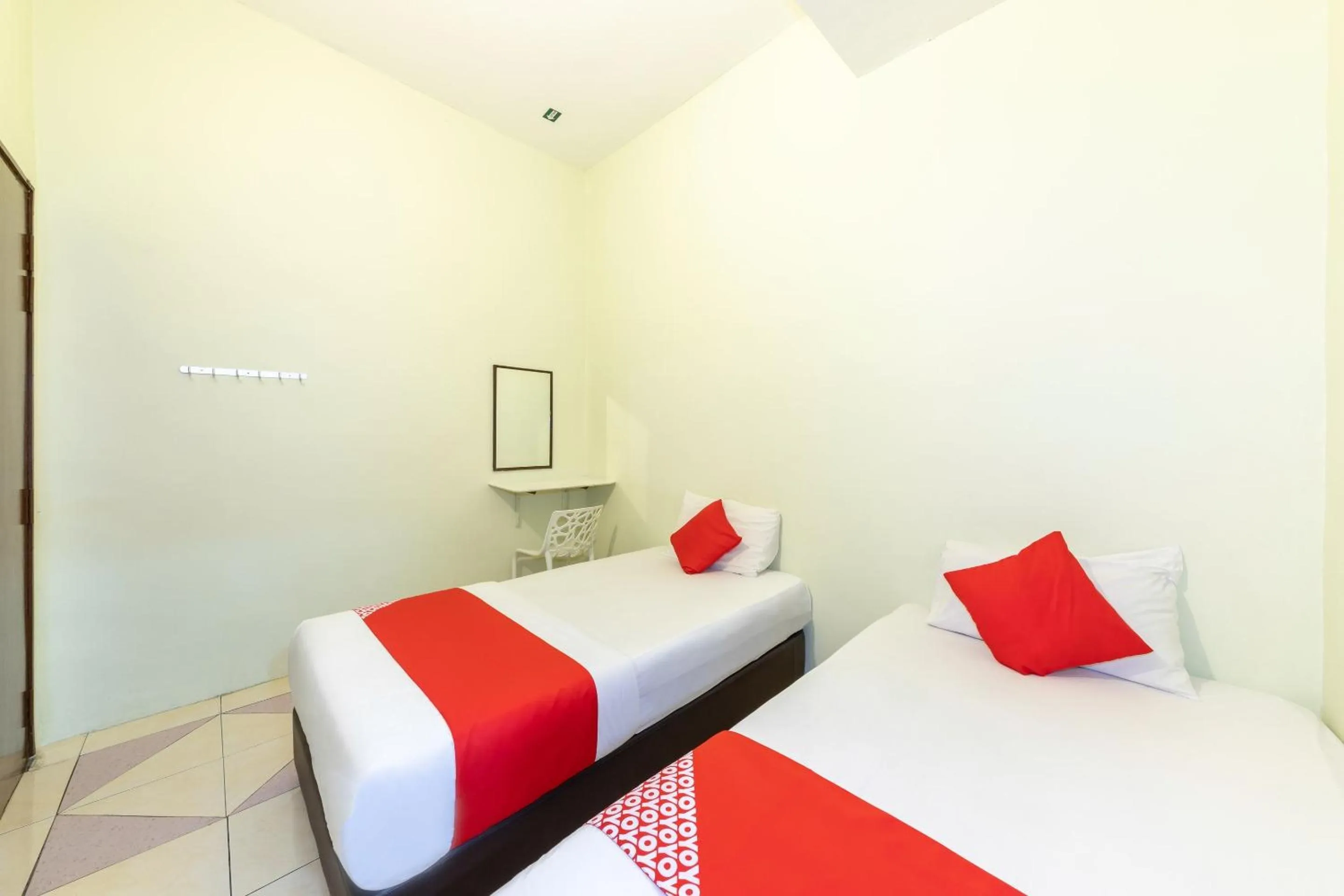 Bedroom, Bed in Hotel O My 7days Inn