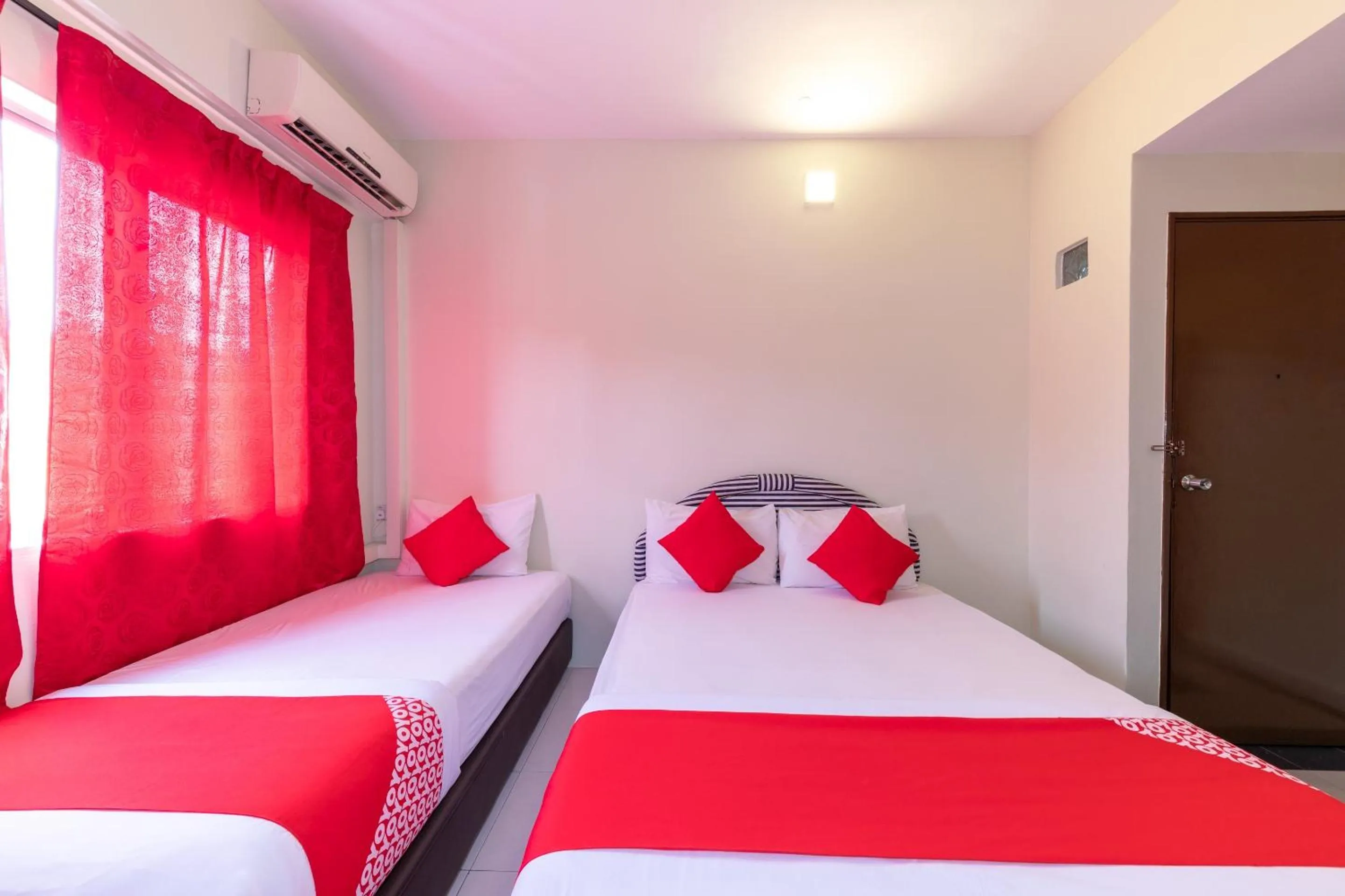 Bedroom, Bed in Hotel O My 7days Inn