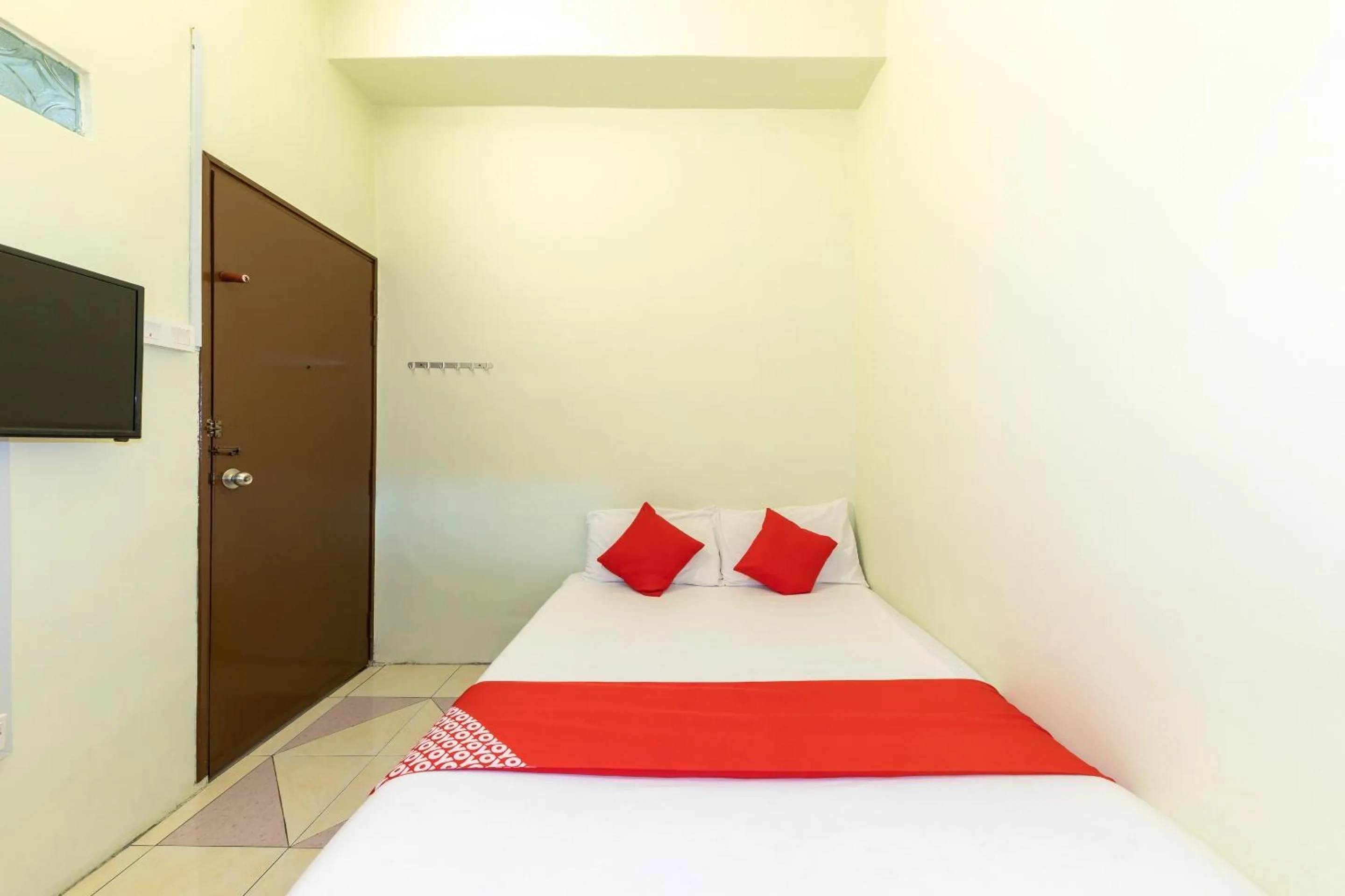 Bedroom, Bed in Hotel O My 7days Inn