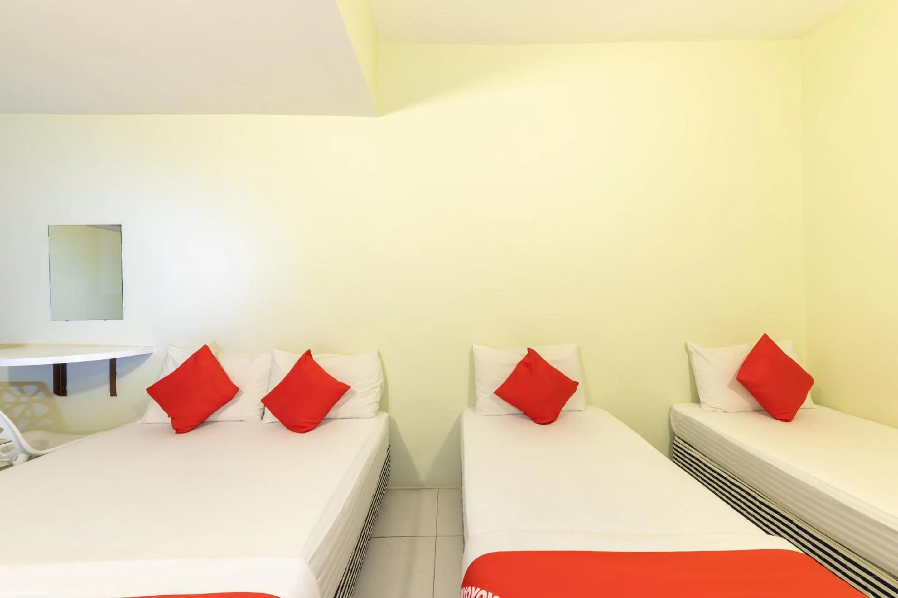 Bedroom, Bed in Hotel O My 7days Inn