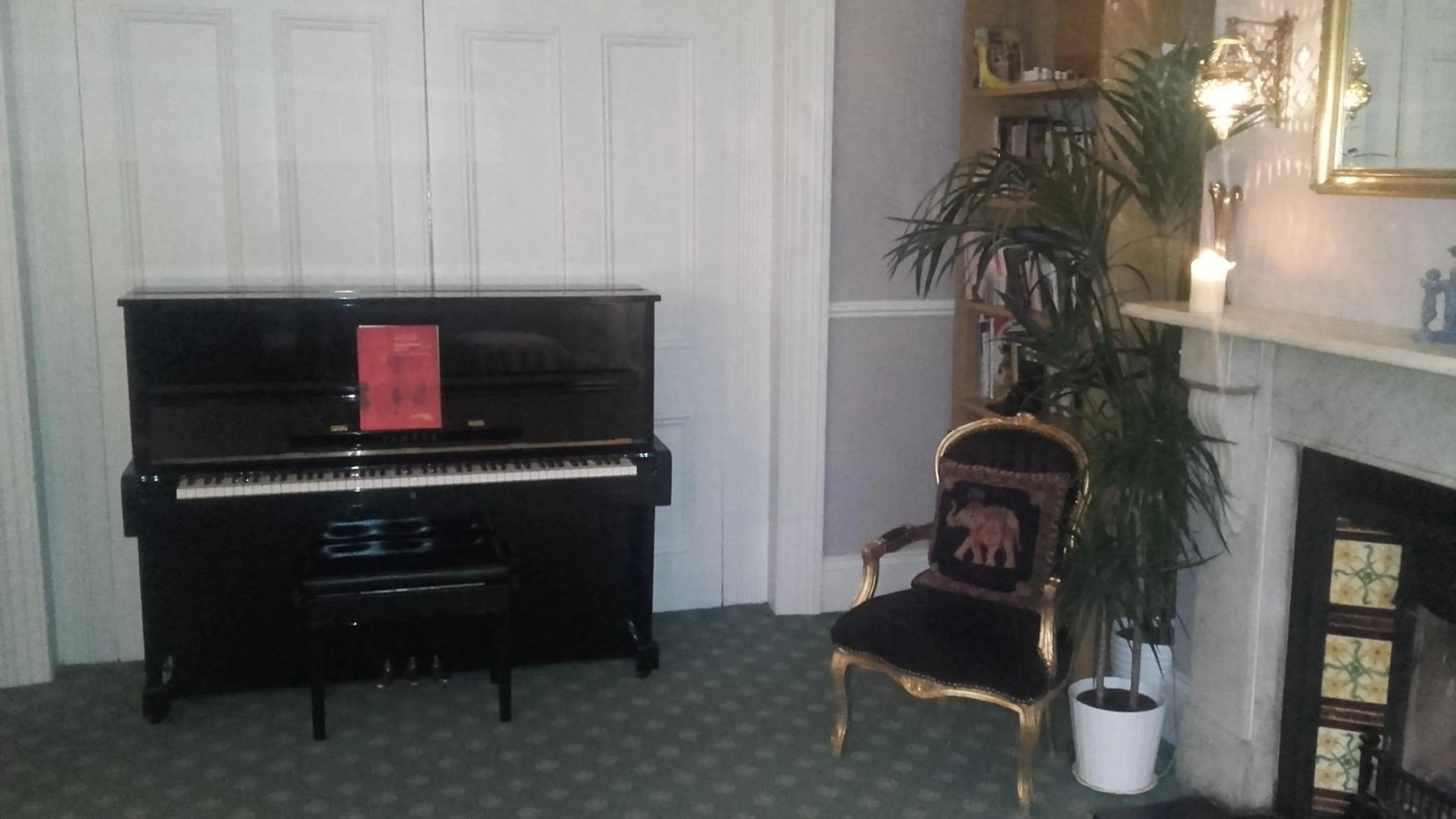 Living room in St. Aiden's Guesthouse