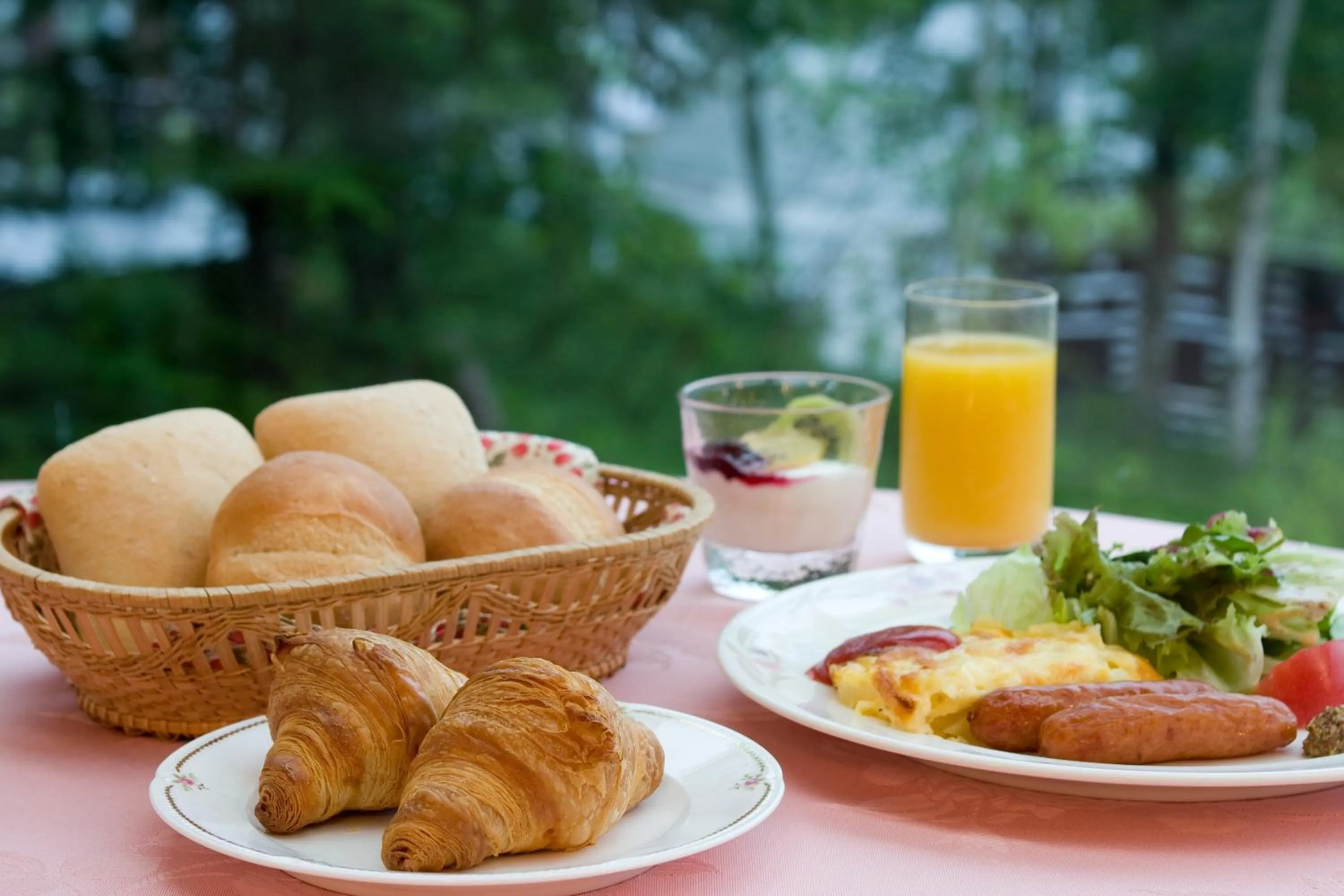 American breakfast in Little Grebe