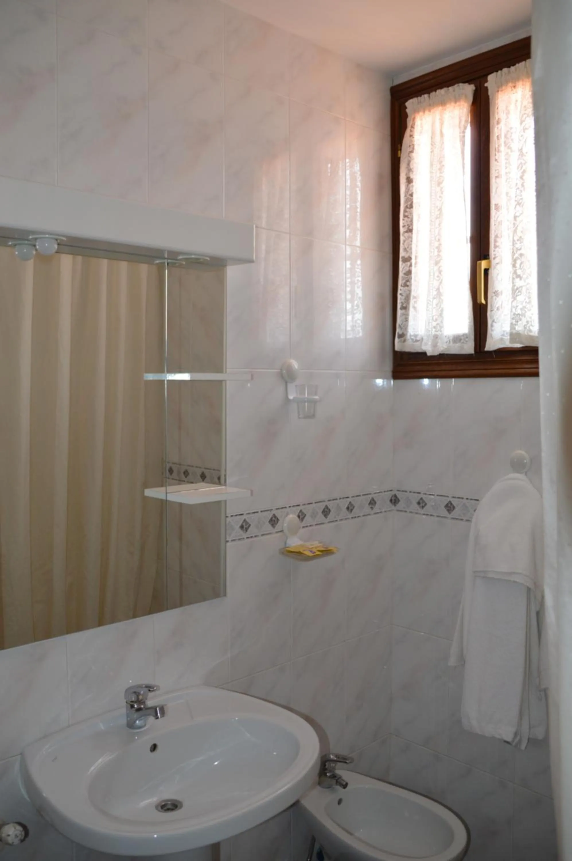 Bathroom in LABELLA - Hostal Rural Restaurante