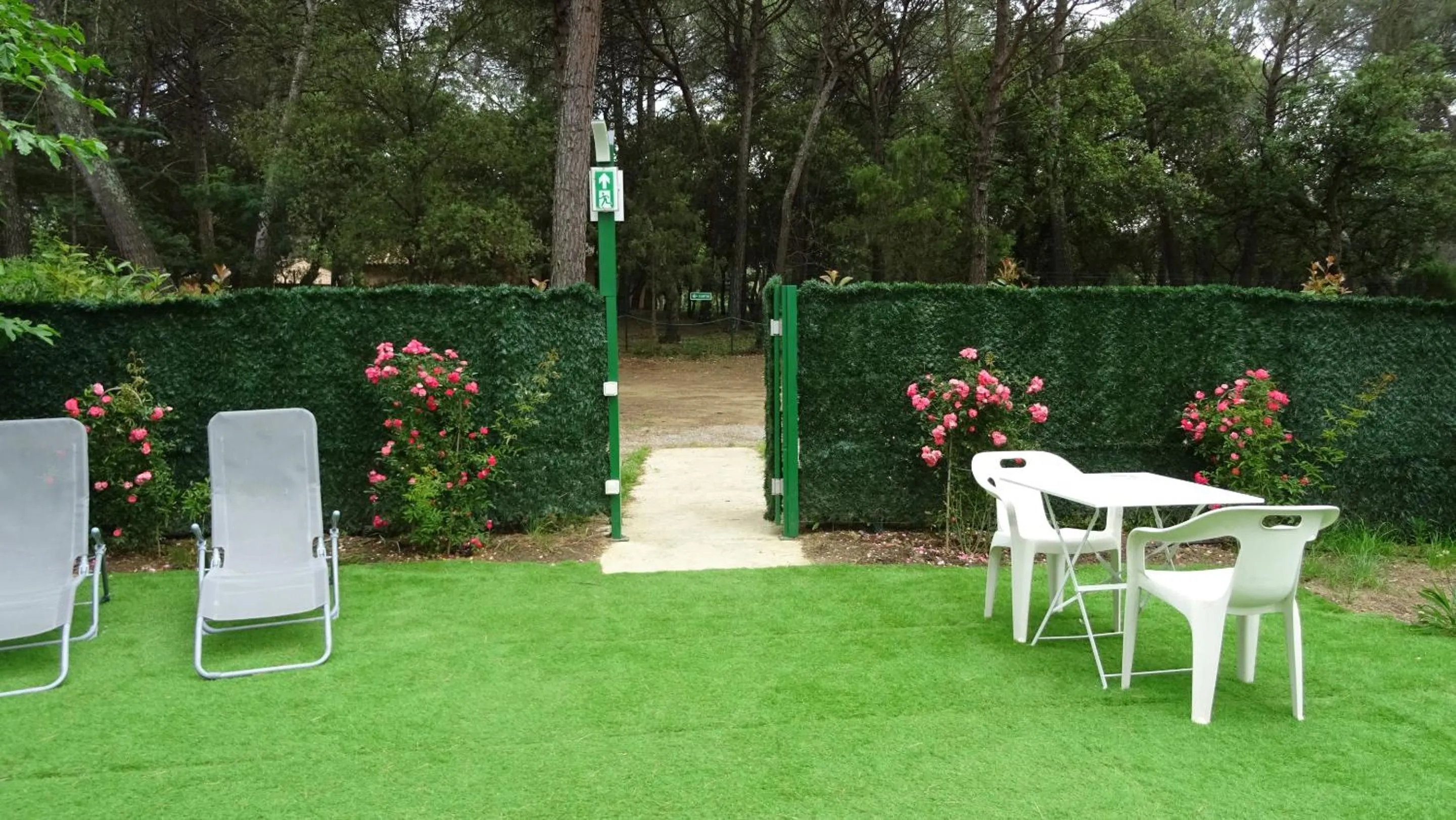 Property building in Les Chambres d'Hotes au Bois Fleuri