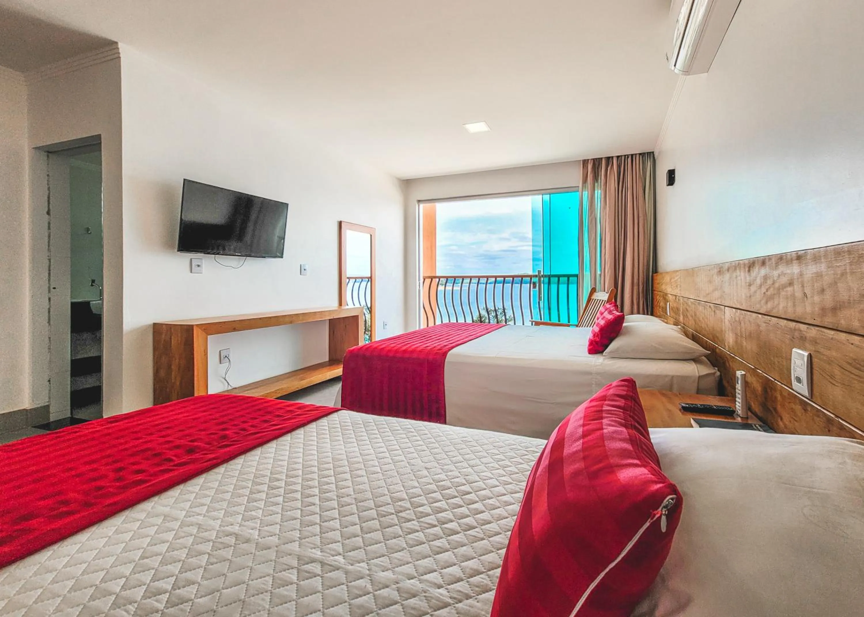 Bed in Riviera Capitólio Hotel