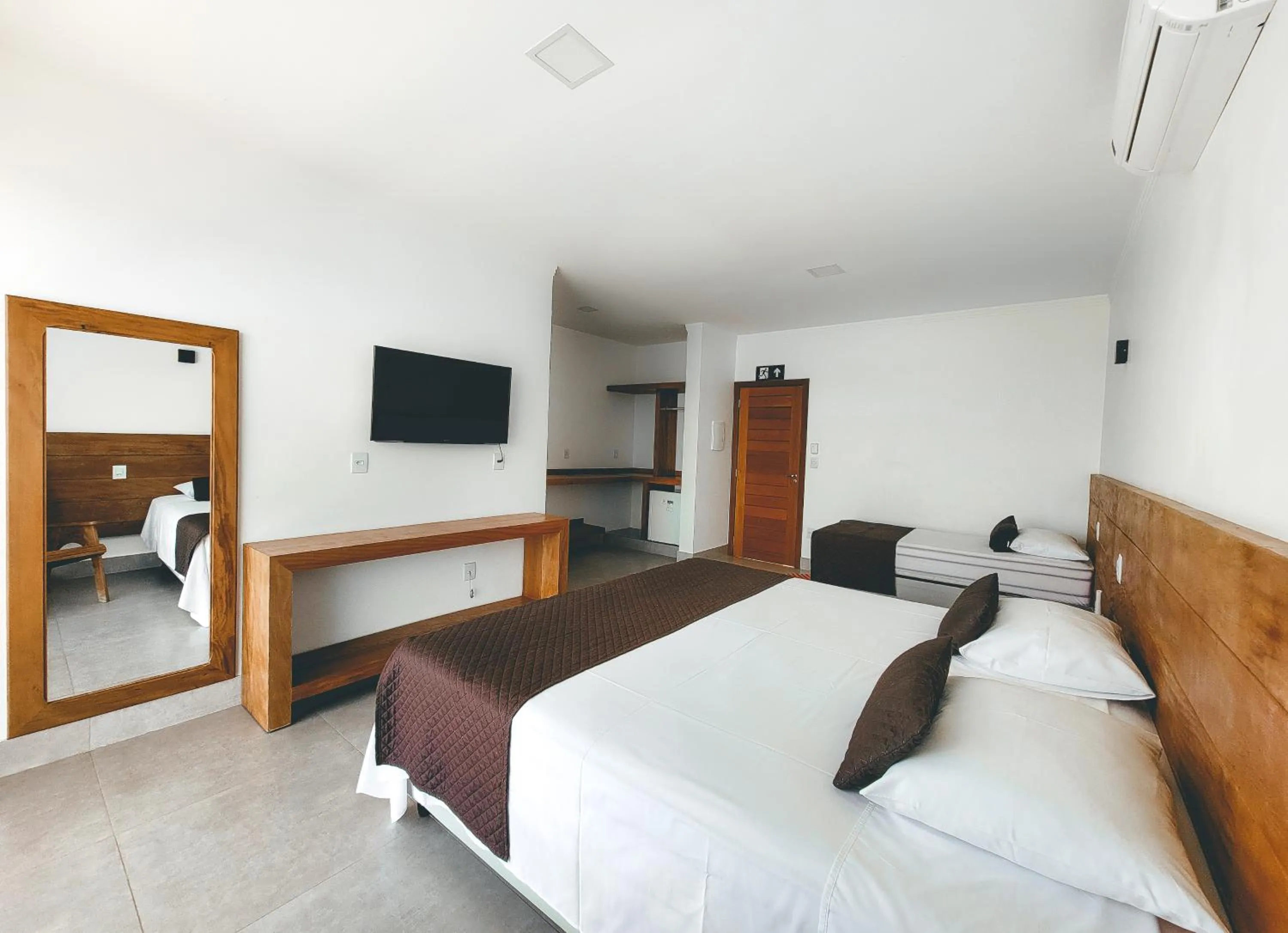 Bed in Riviera Capitólio Hotel