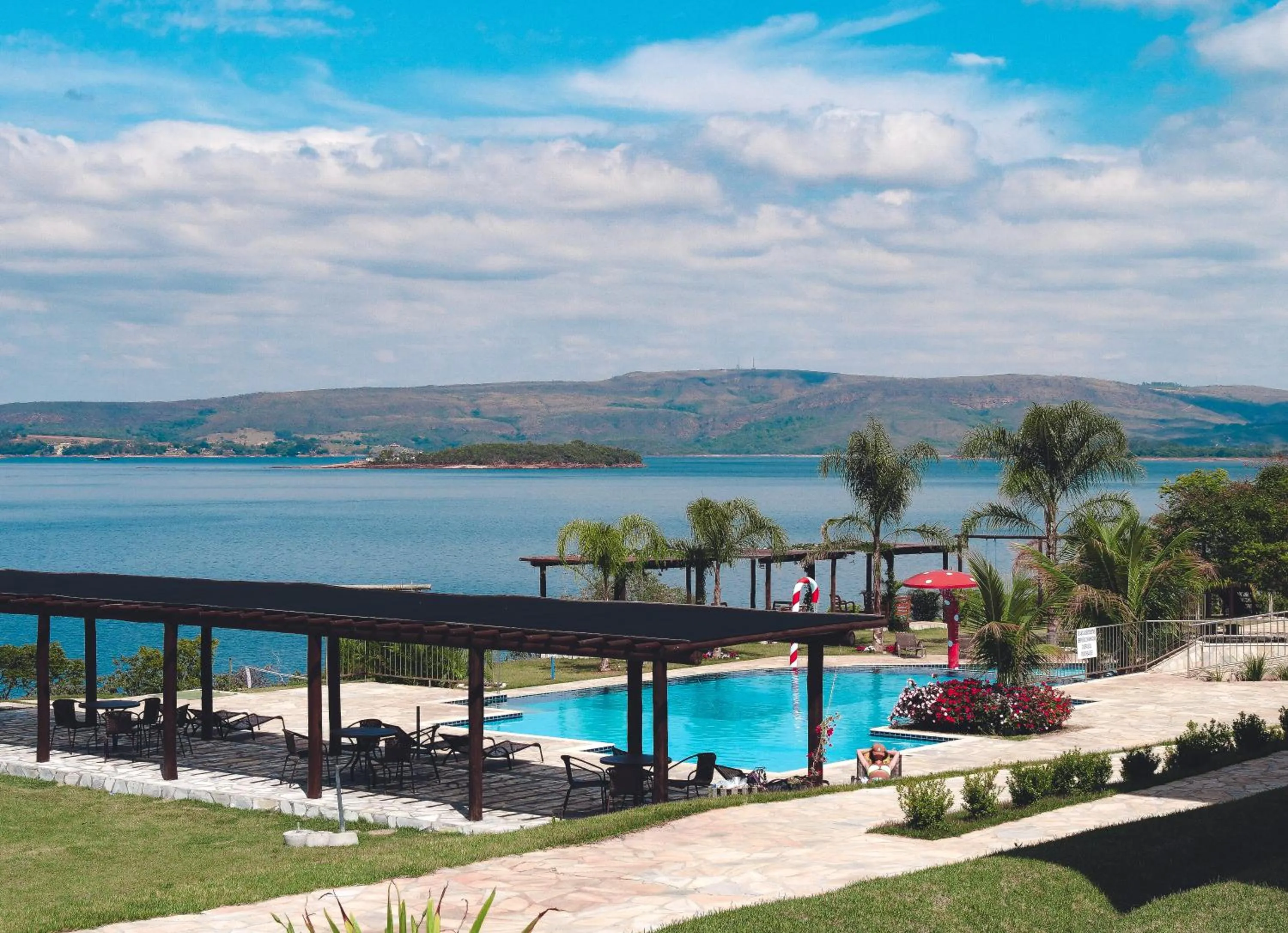 Swimming pool in Riviera Capitólio Hotel