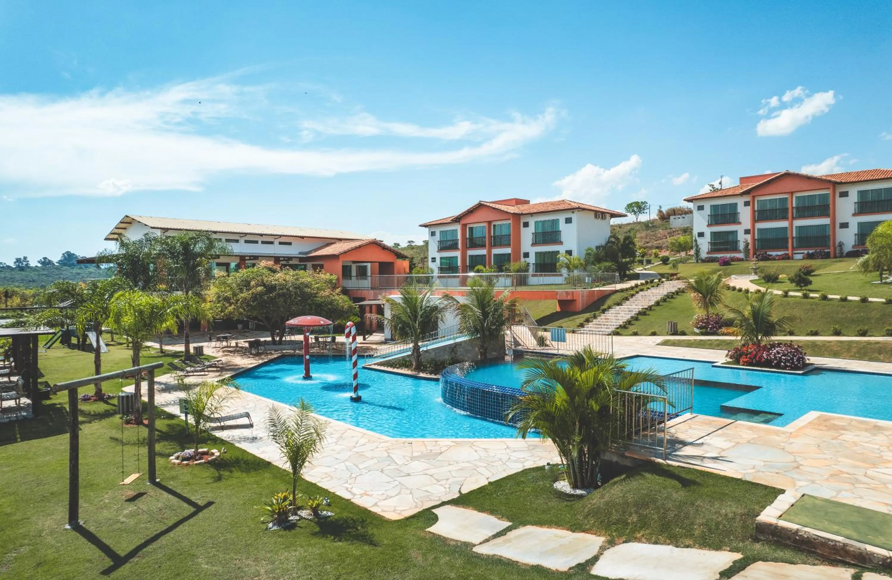 Swimming pool in Riviera Capitólio Hotel