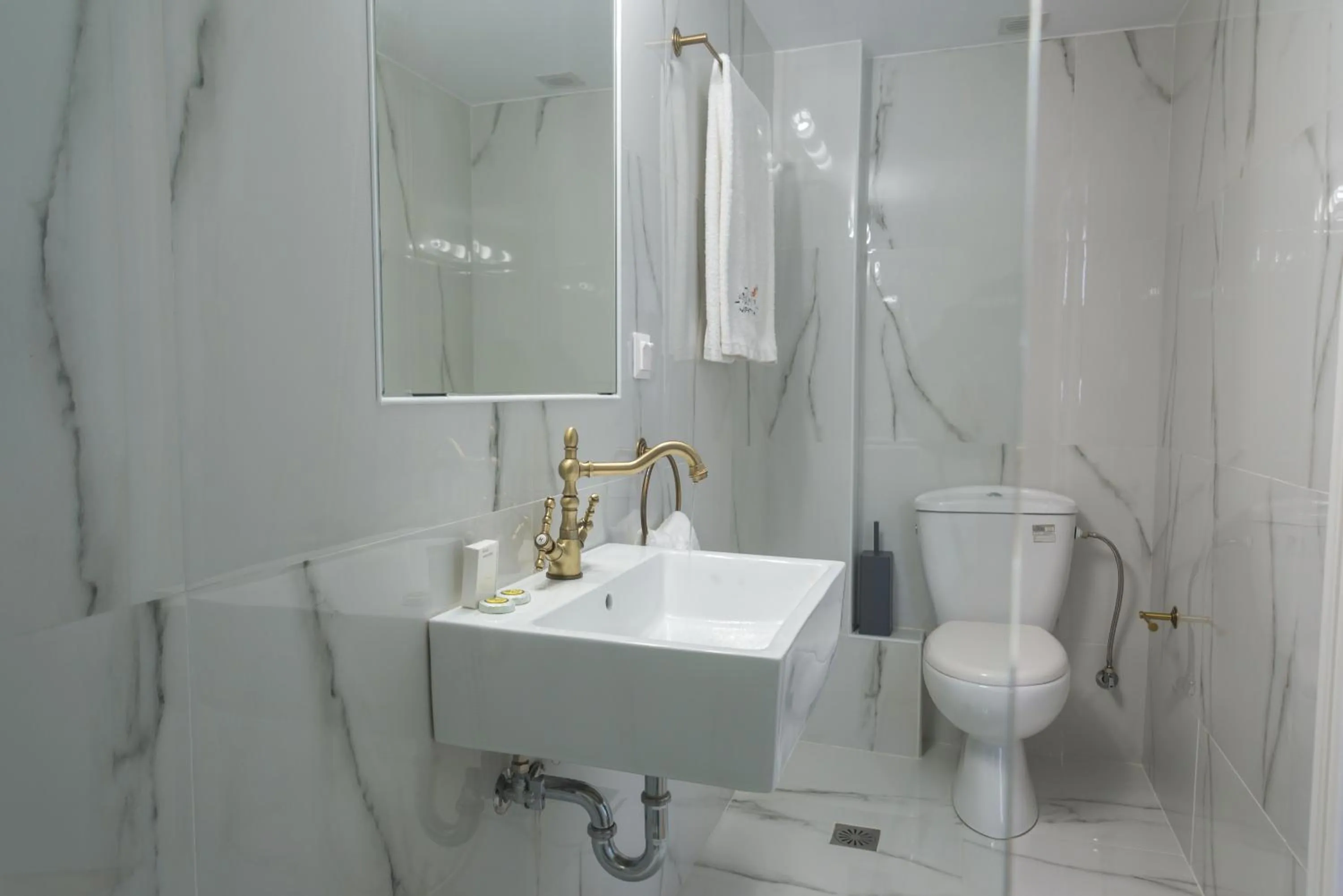 Shower in Neratzia Rooms