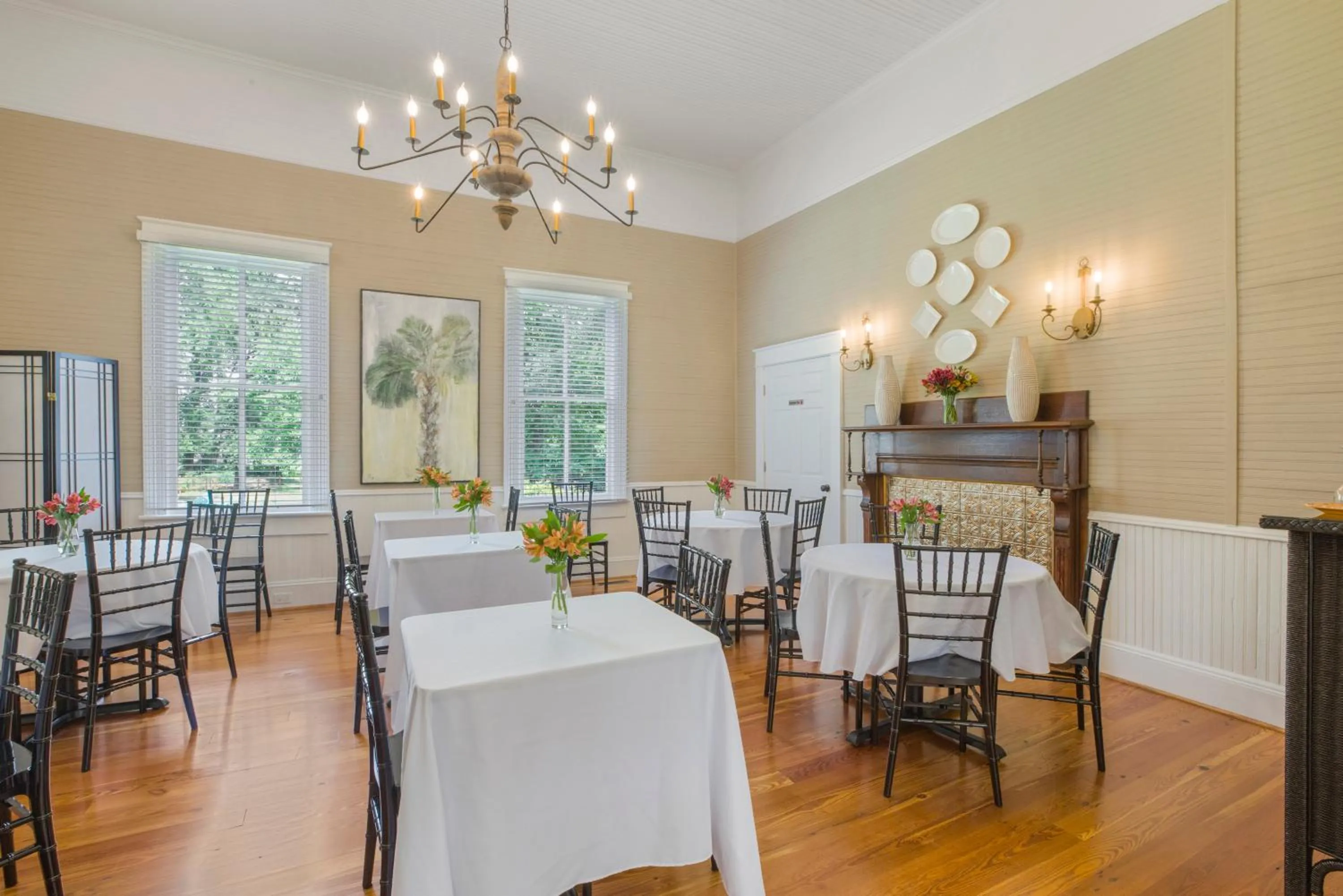 Restaurant/places to eat in Liberty Hall Bed and Breakfast