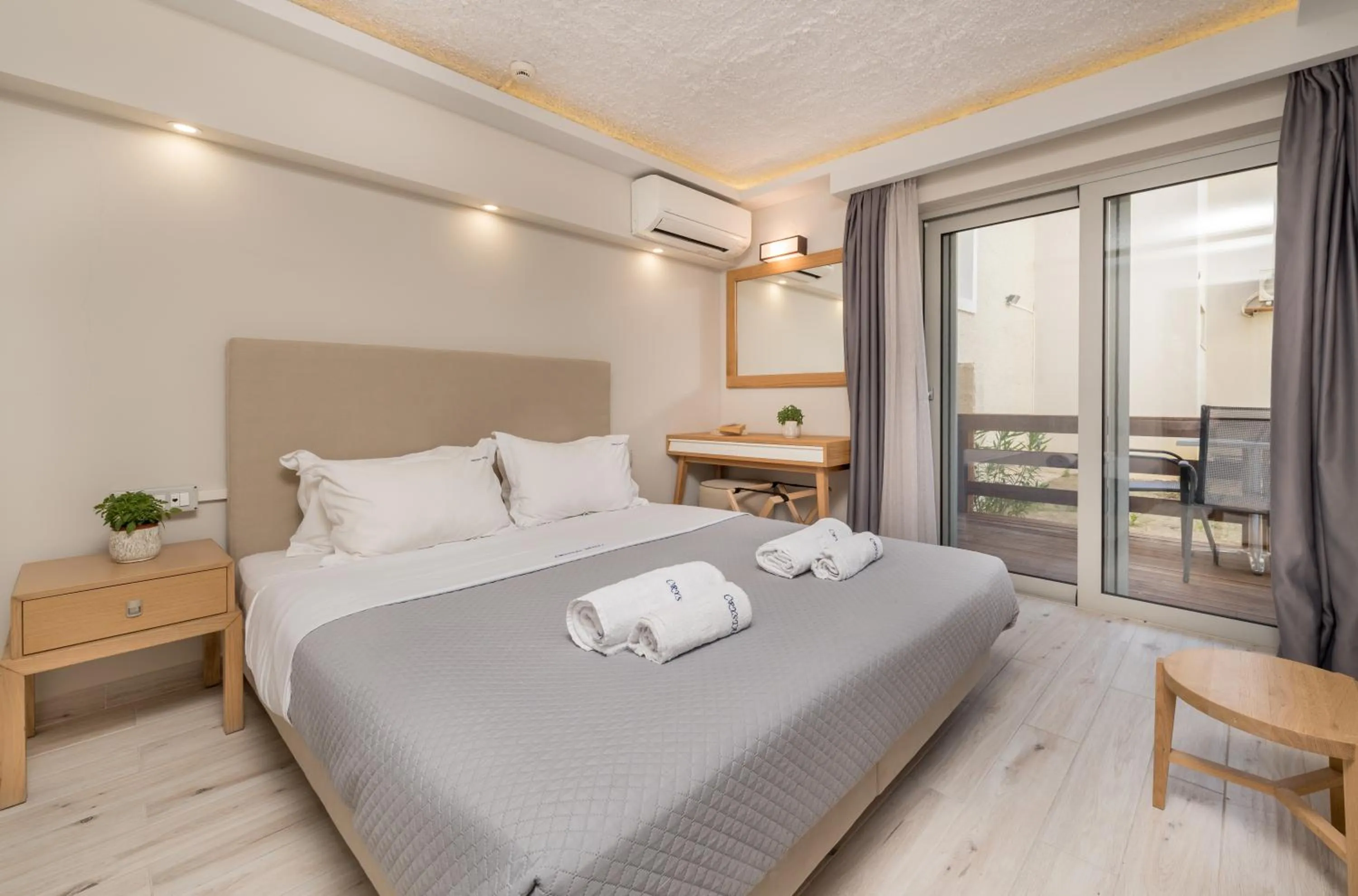 Bed in Crystal Beach Hotel