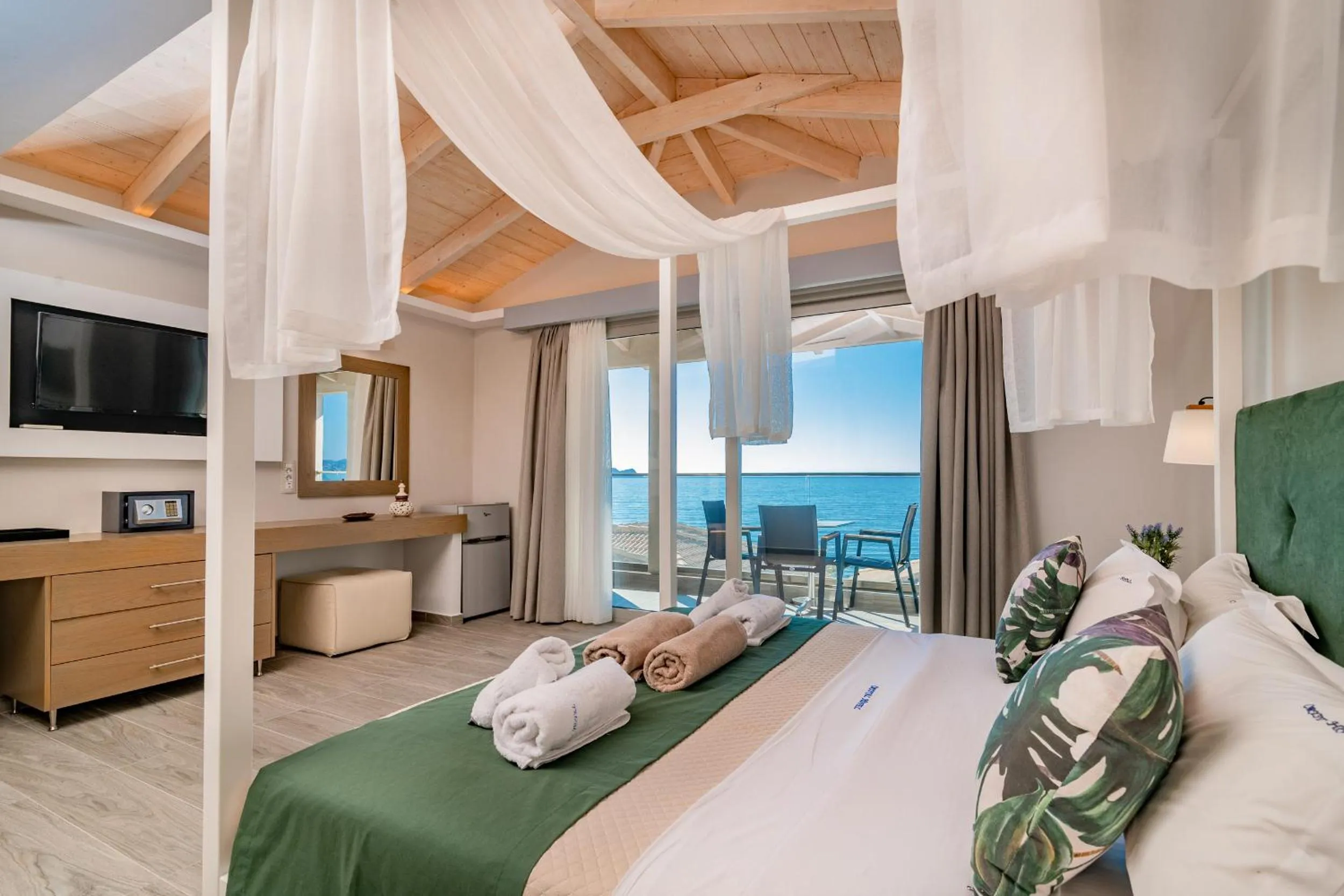 View (from property/room), Bed in Crystal Beach Hotel