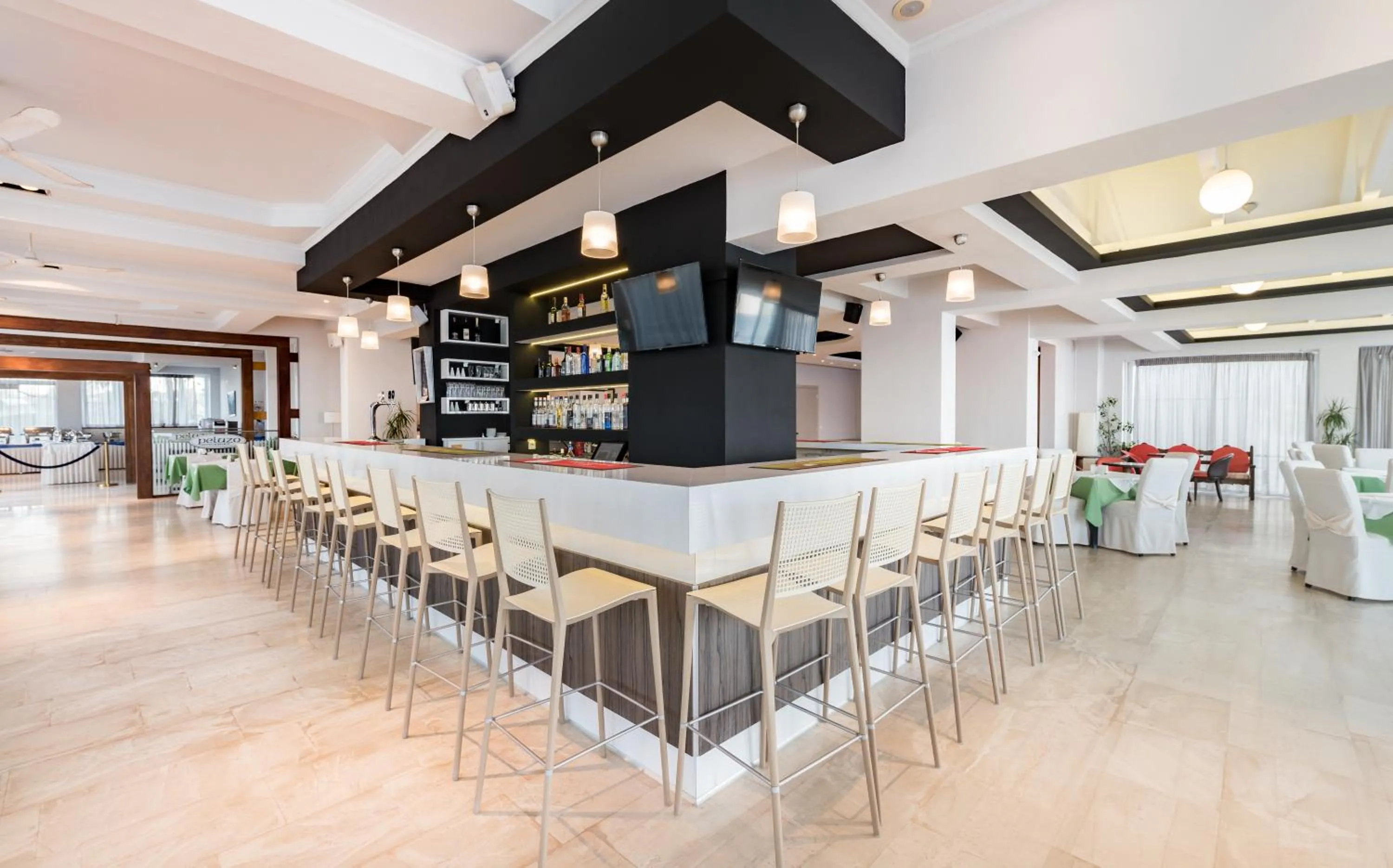 Restaurant/places to eat in Crystal Beach Hotel