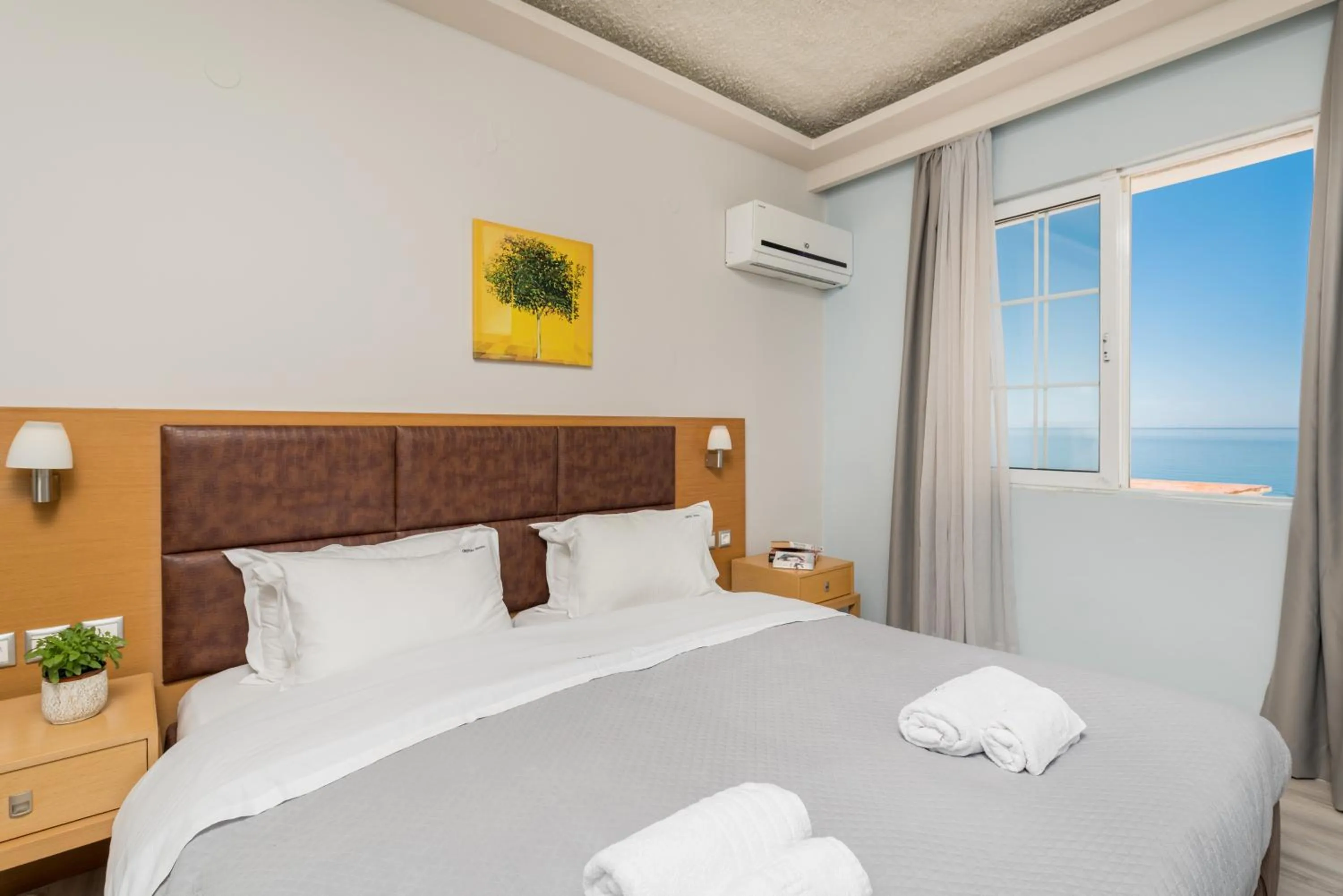 Photo of the whole room, Bed in Crystal Beach Hotel