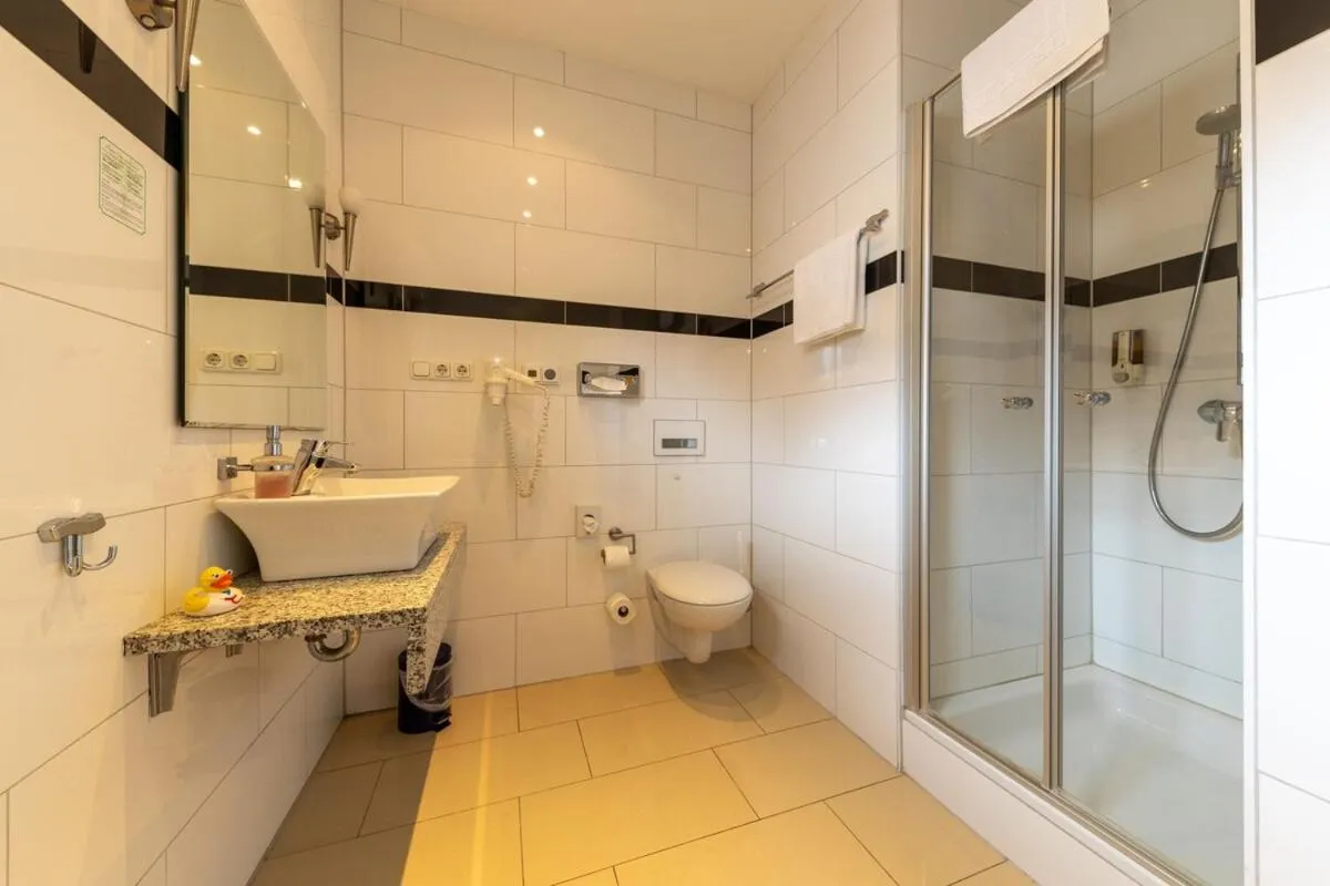 Bathroom in Business Pension Gasper