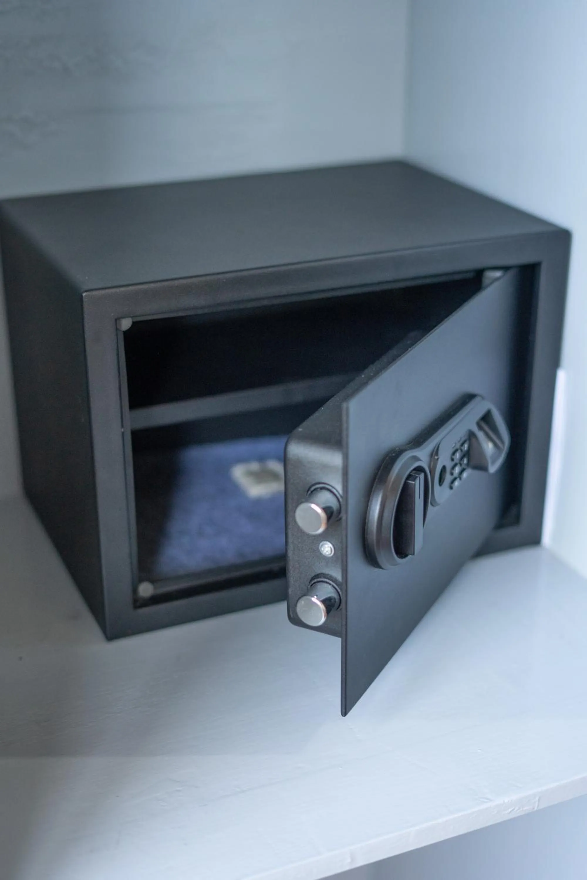 safe in SMAK's Hotel