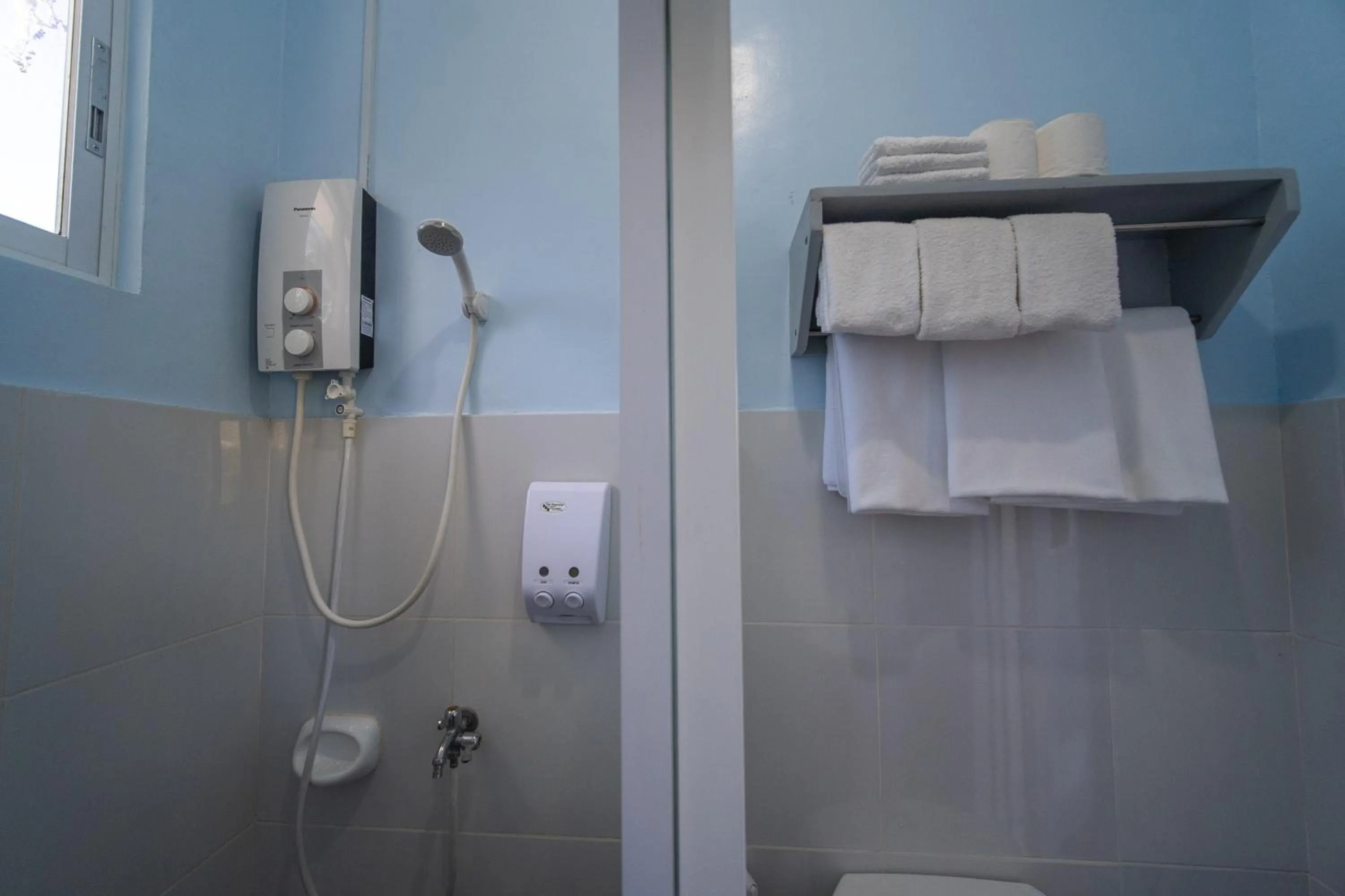 Shower in SMAK's Hotel