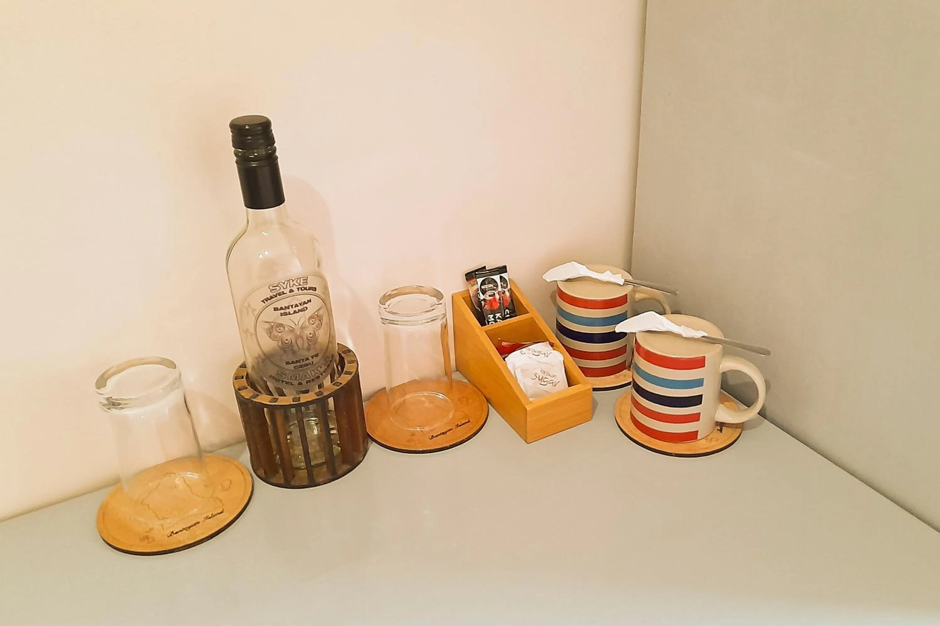 Coffee/tea facilities in SMAK's Hotel