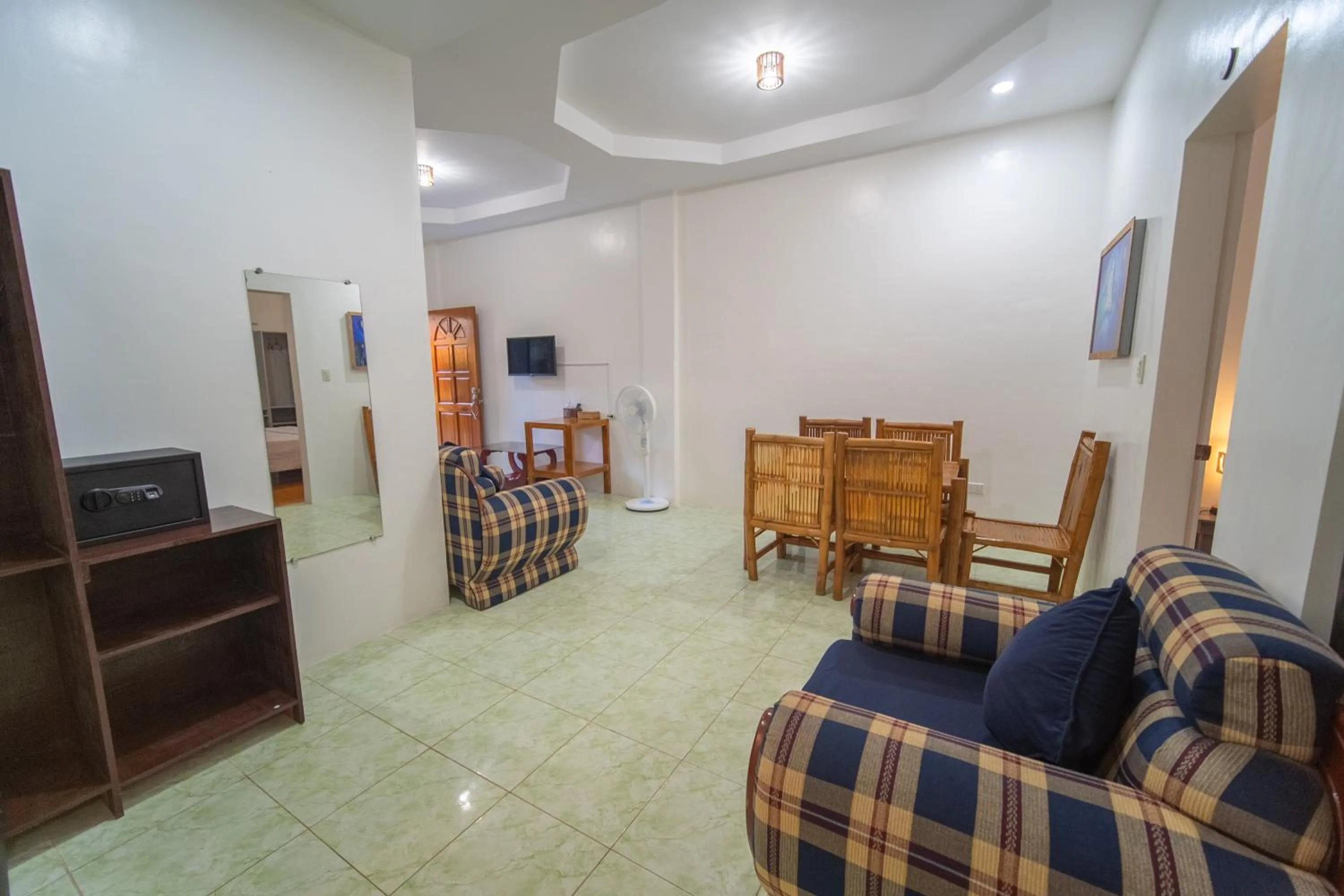 TV and multimedia in SMAK's Hotel