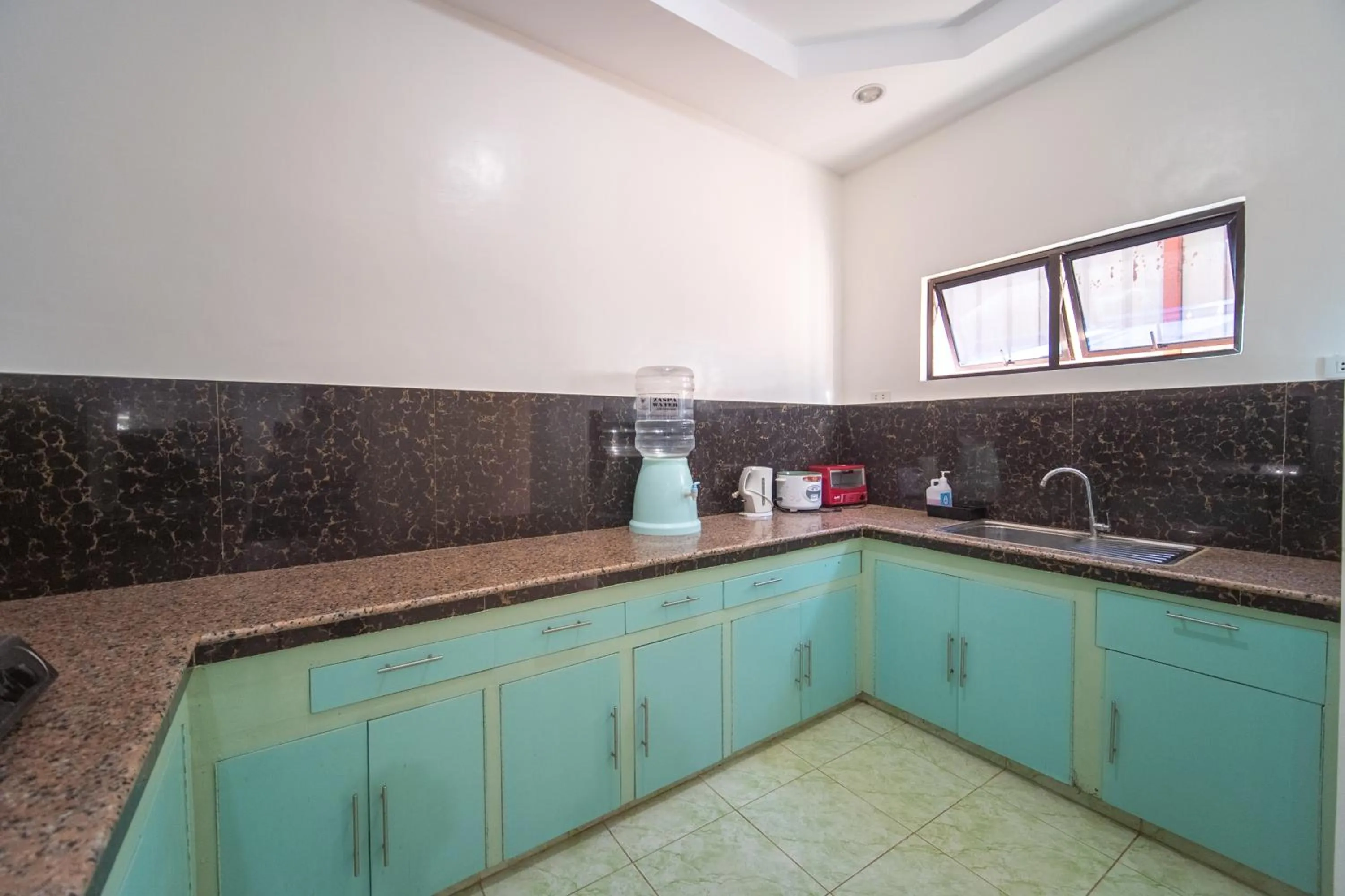 Kitchen or kitchenette in SMAK's Hotel