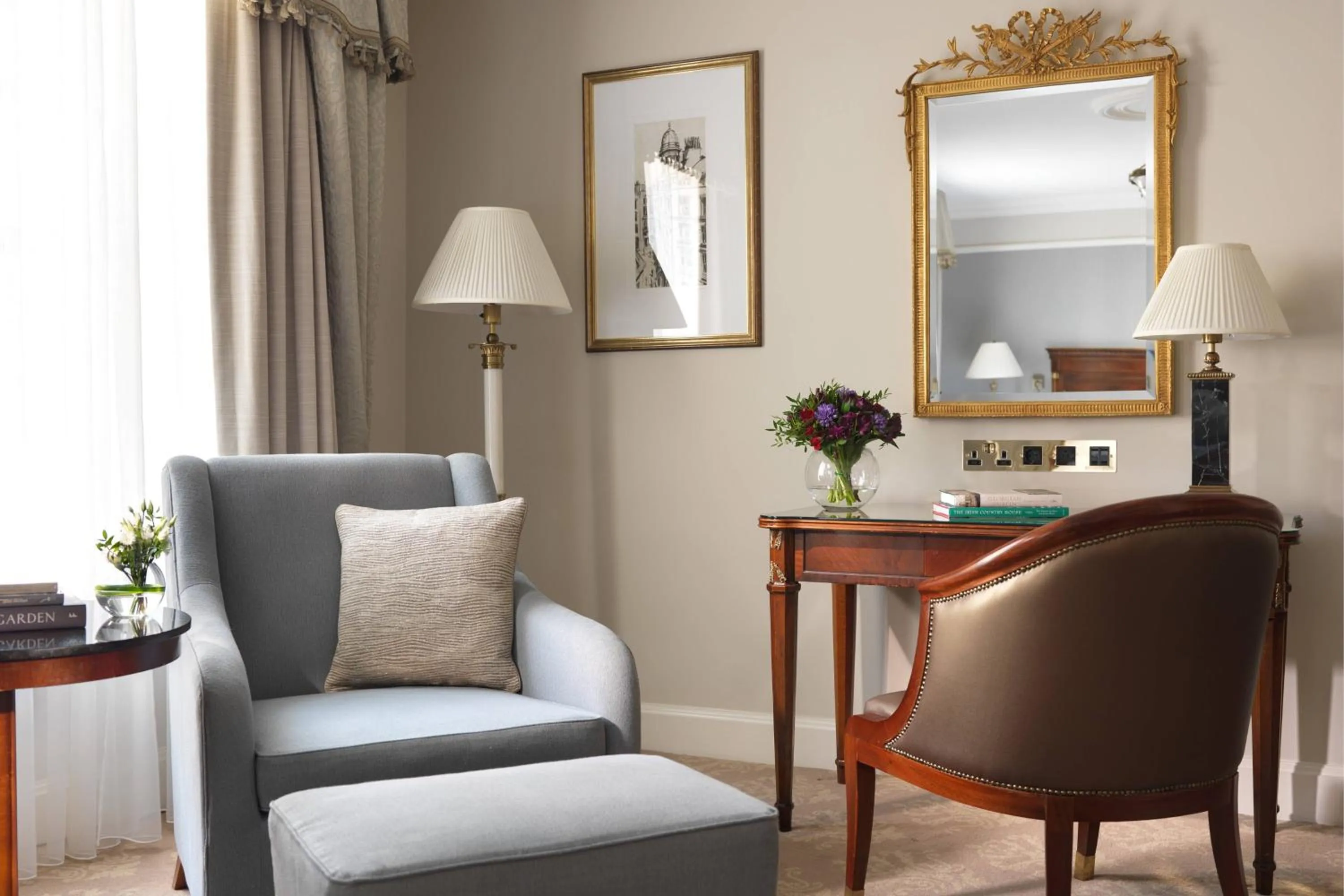 Photo of the whole room in The Shelbourne, Autograph Collection