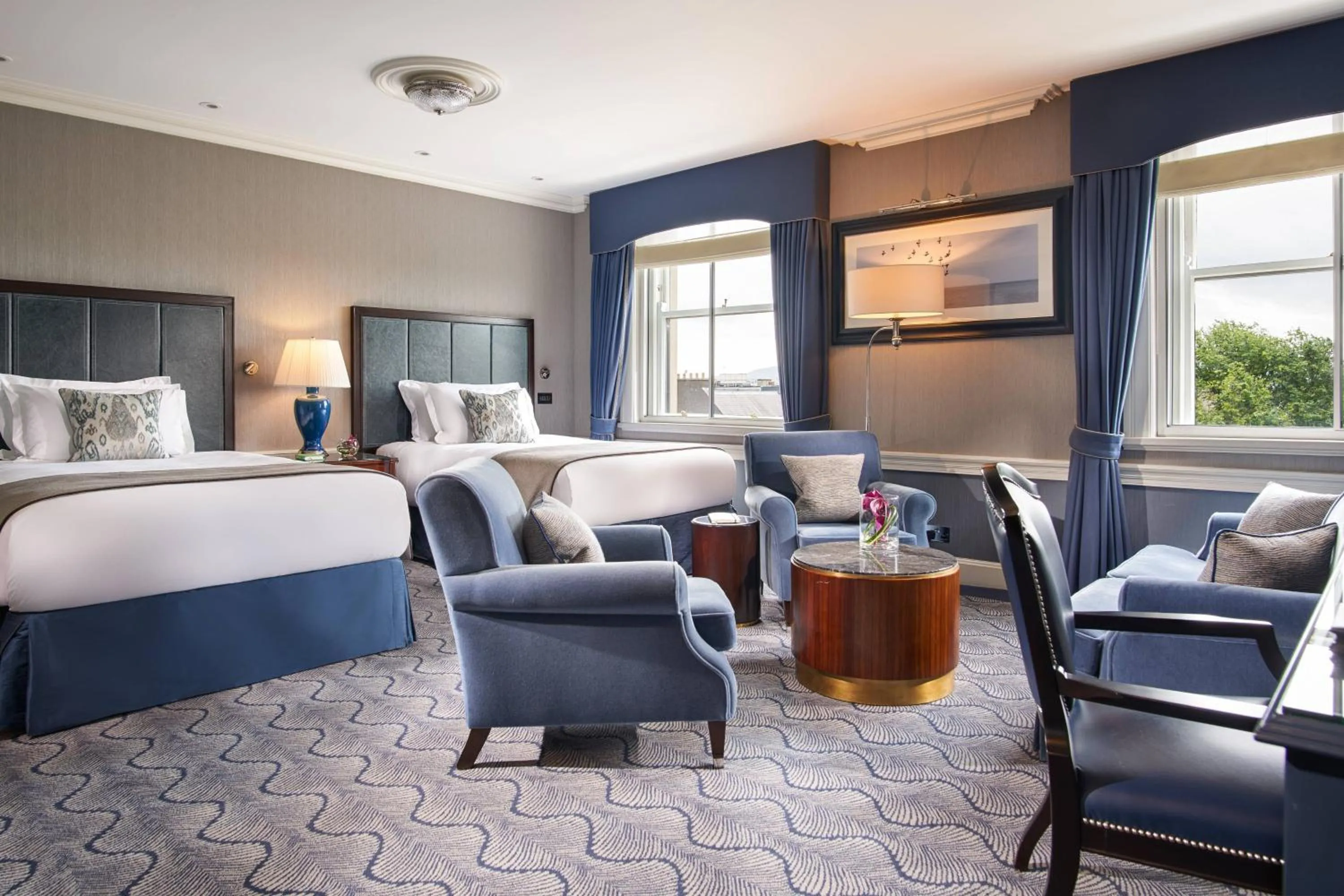 Photo of the whole room, Bed in The Shelbourne, Autograph Collection