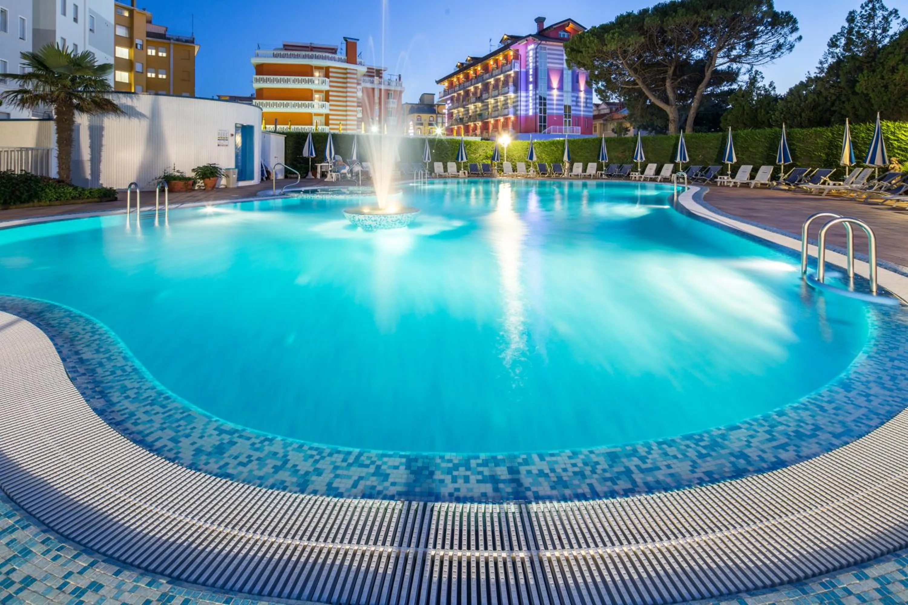 Swimming pool in Hotel Principe