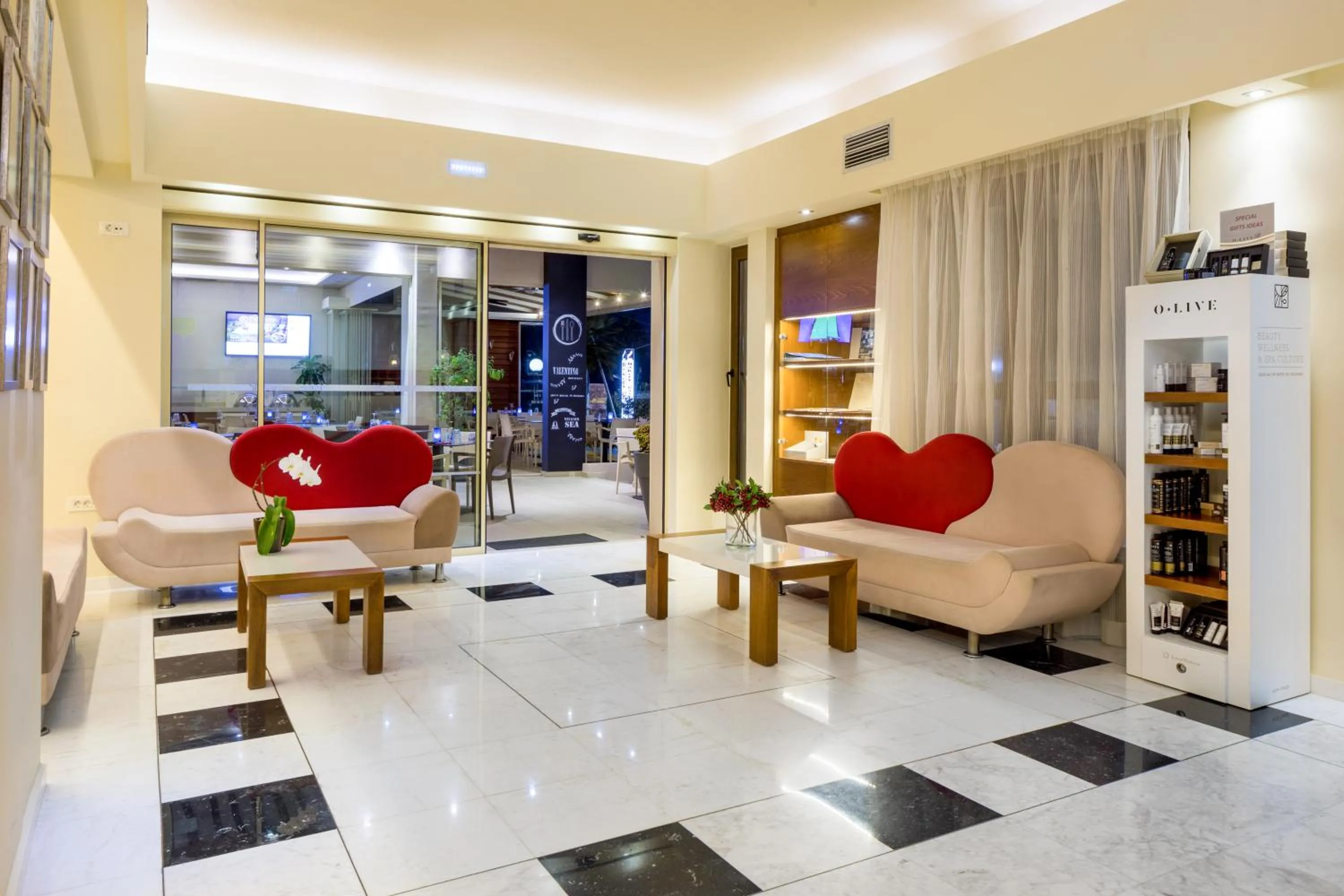 Lobby or reception in Oscar Suites & Village