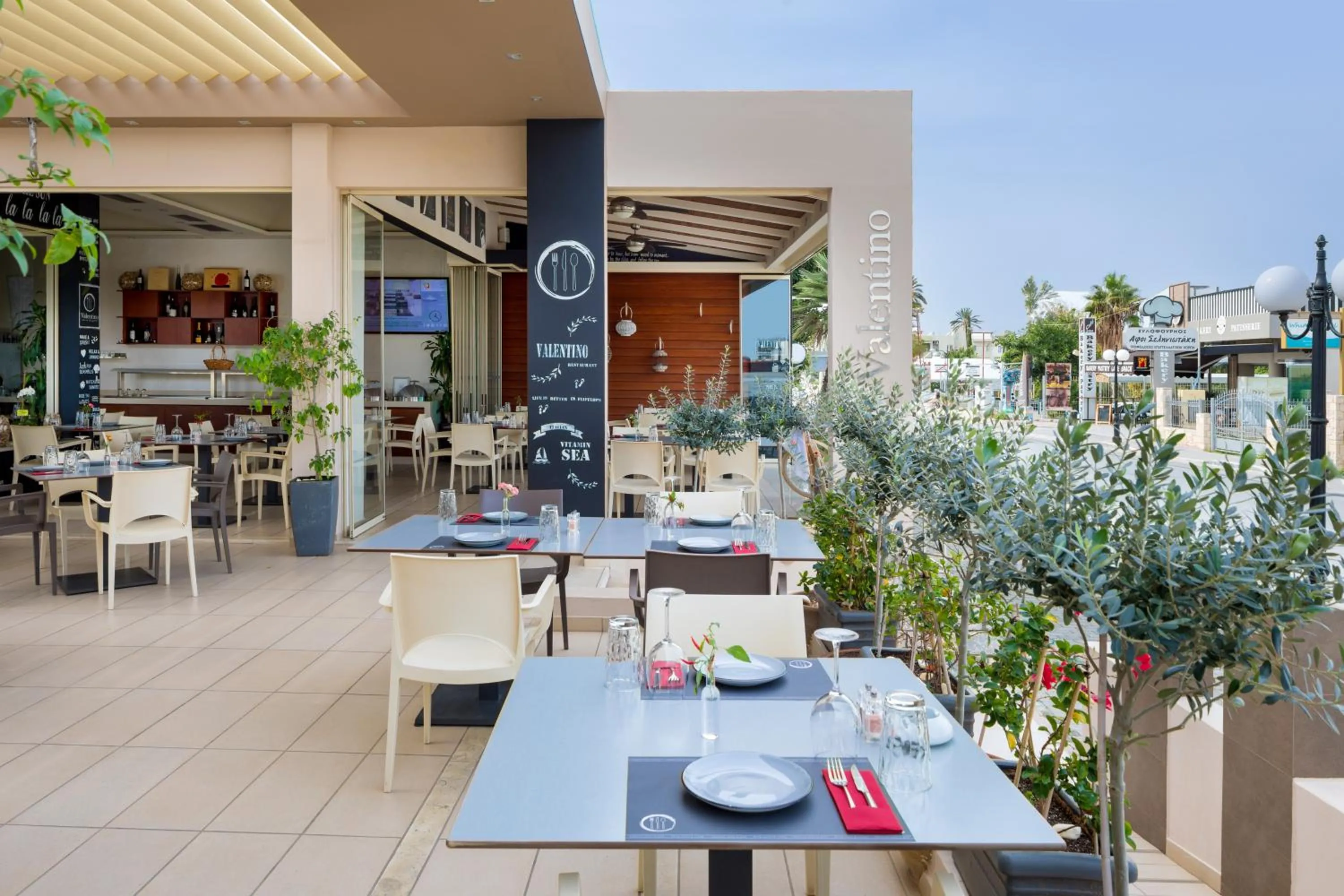 Restaurant/places to eat in Oscar Suites & Village