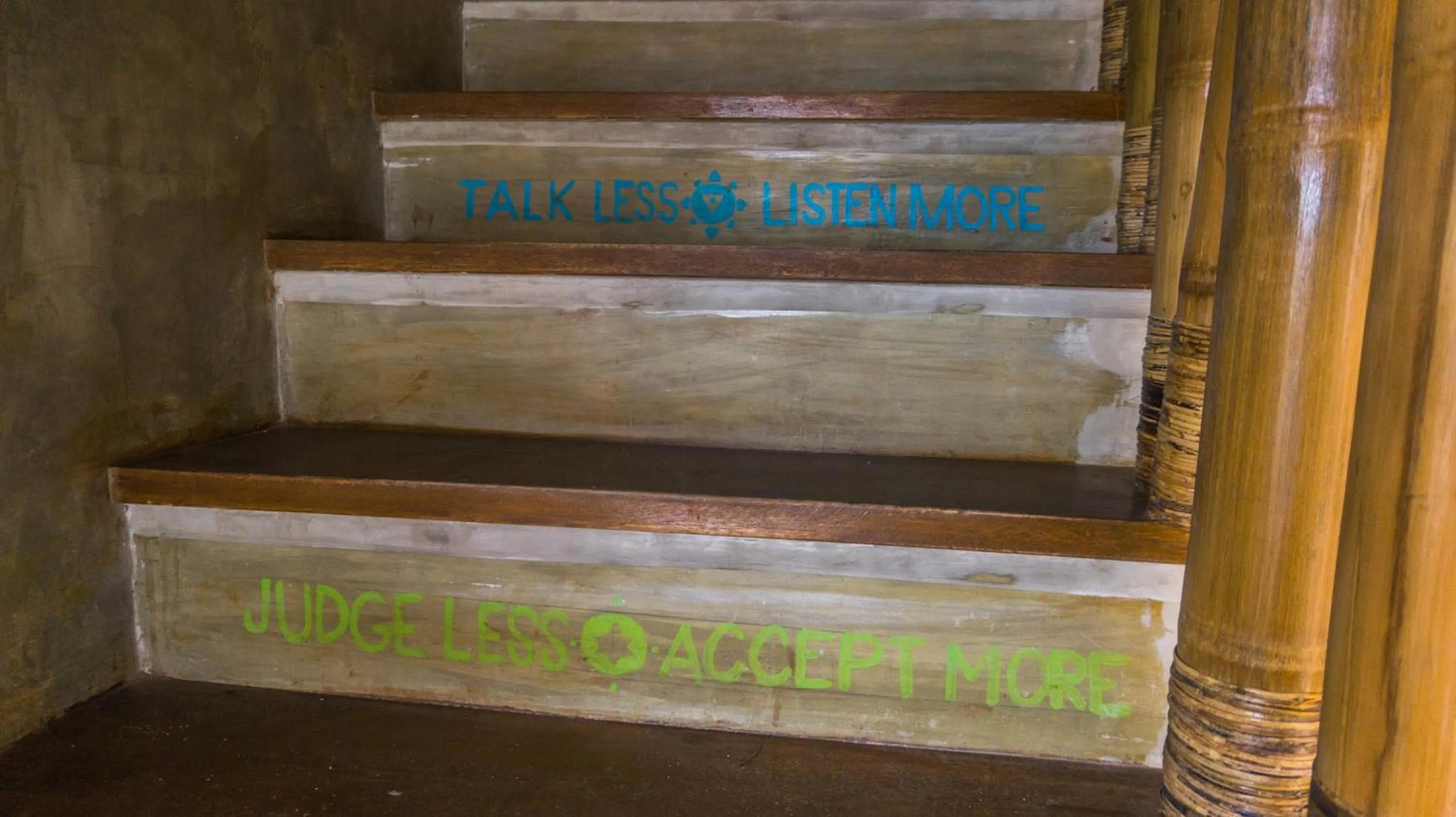 Decorative detail in Happiness Hostel El Nido