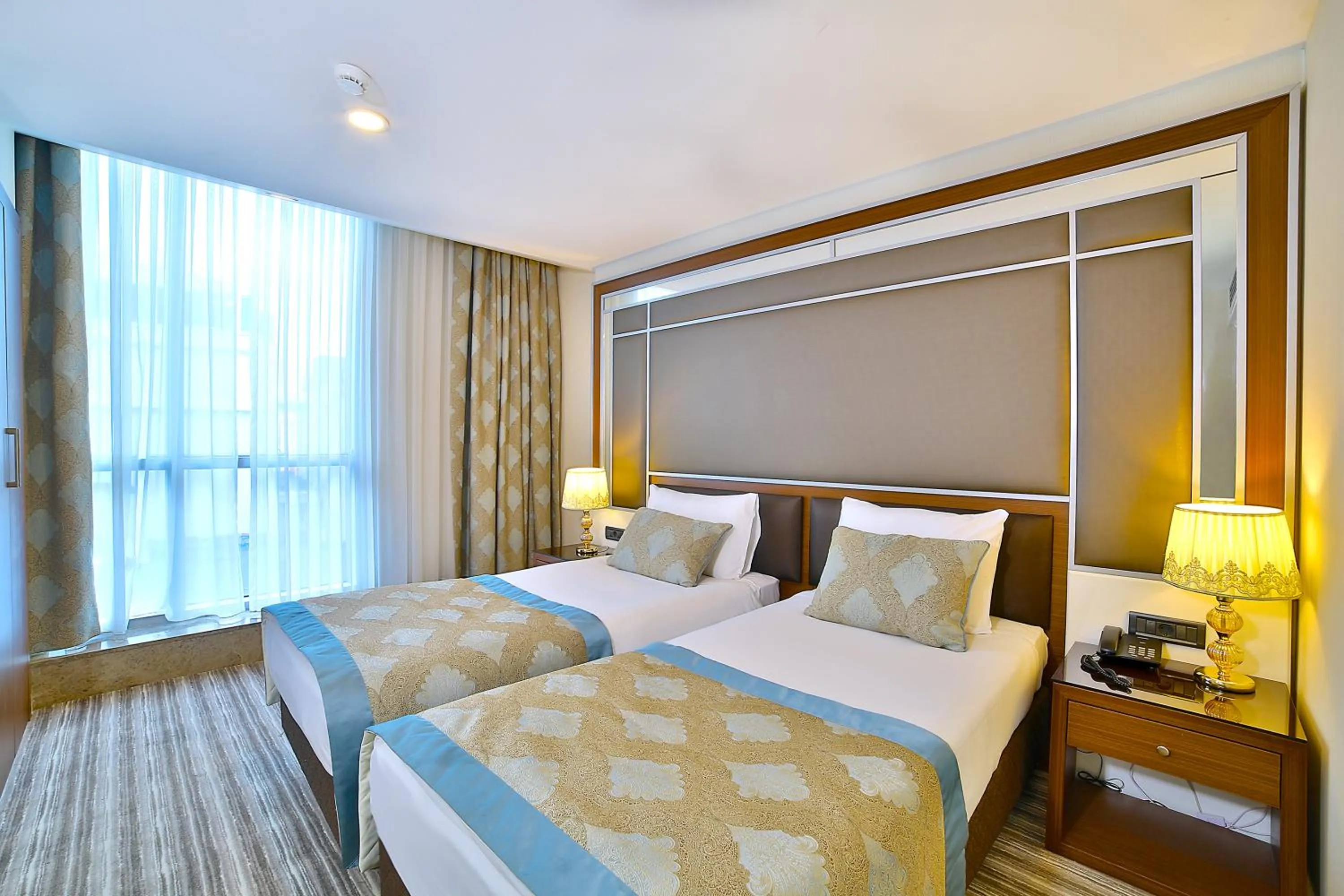 Photo of the whole room, Bed in Monaco Hotel