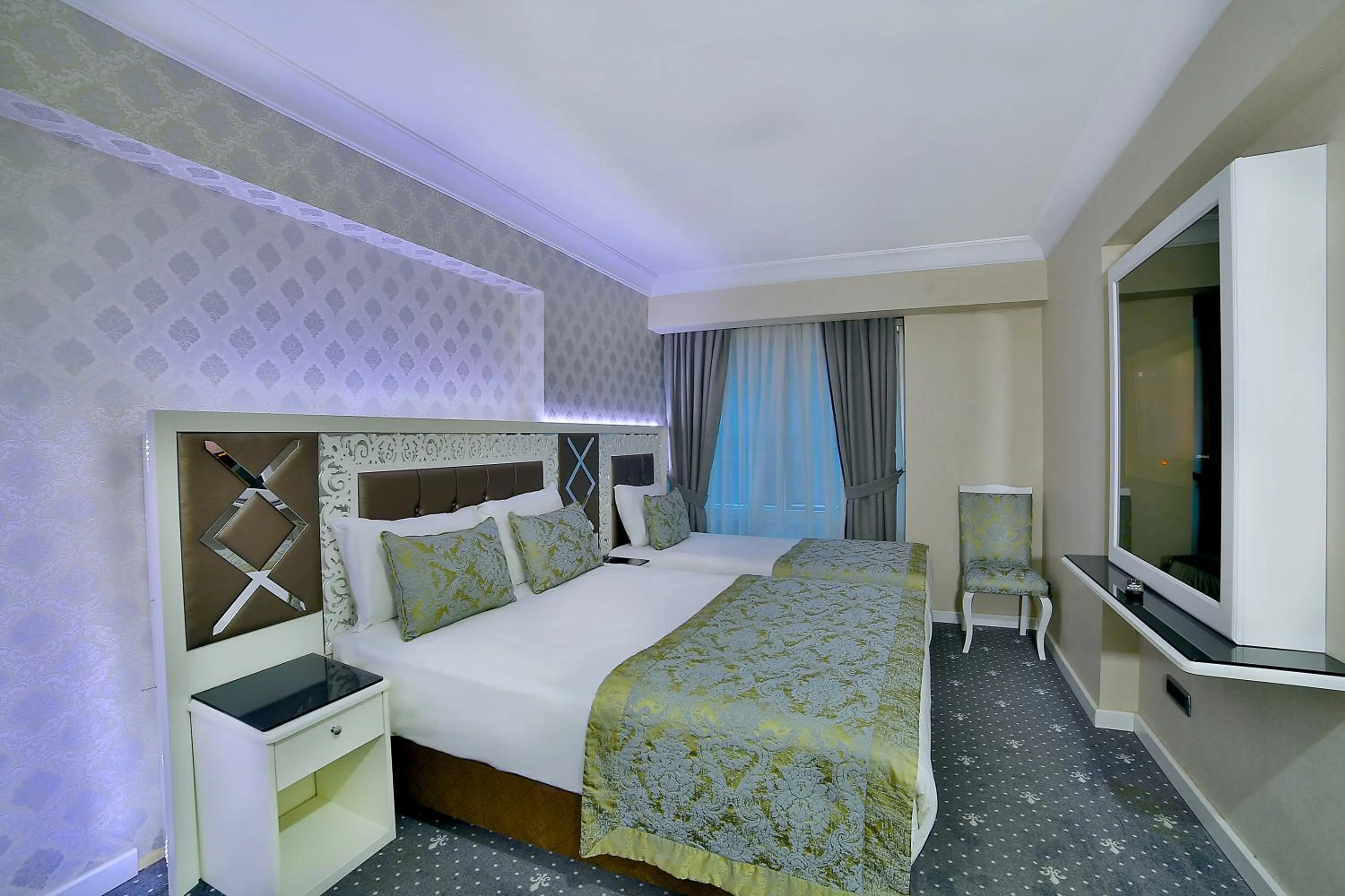 Photo of the whole room, Bed in Monaco Hotel