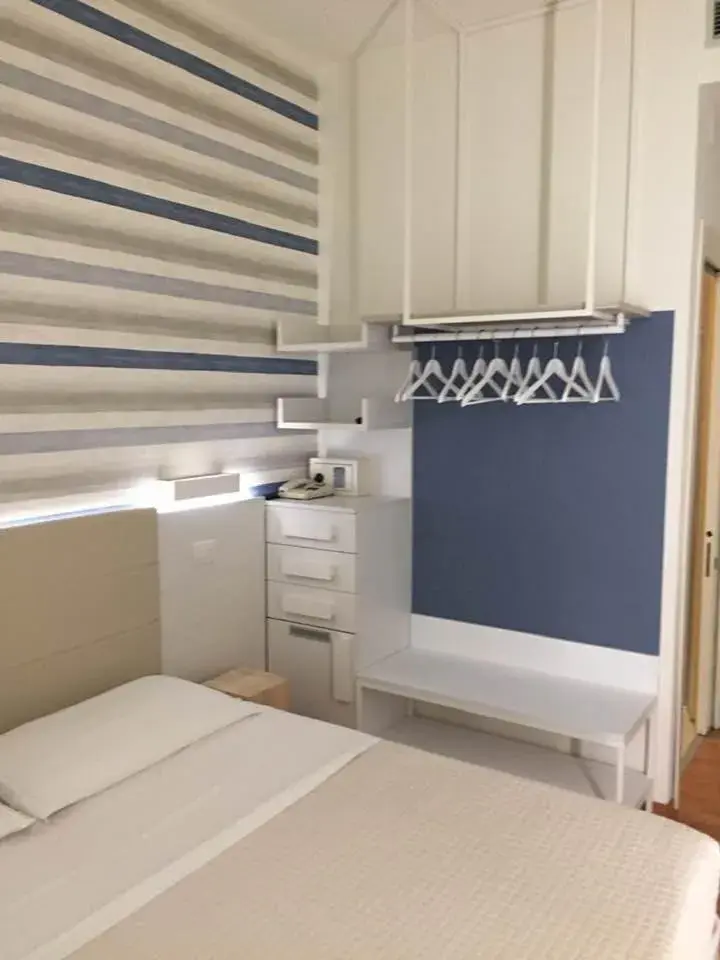 Superior Connecting Rooms with Partial Sea View in Hotel Aristeo Superior Connecting Rooms with Partial Sea View in Hotel Aristeo