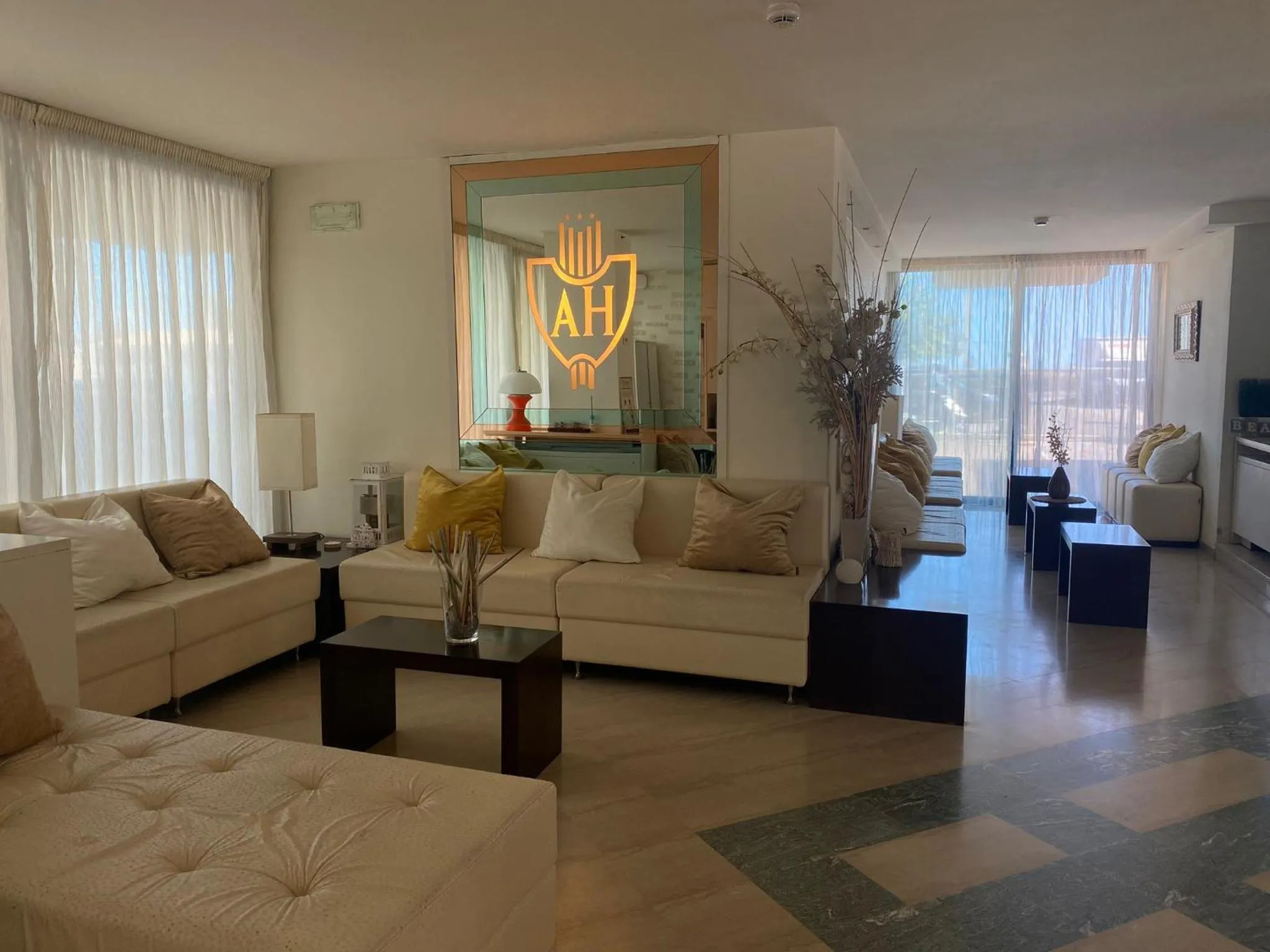 Lobby or reception in Hotel Aristeo