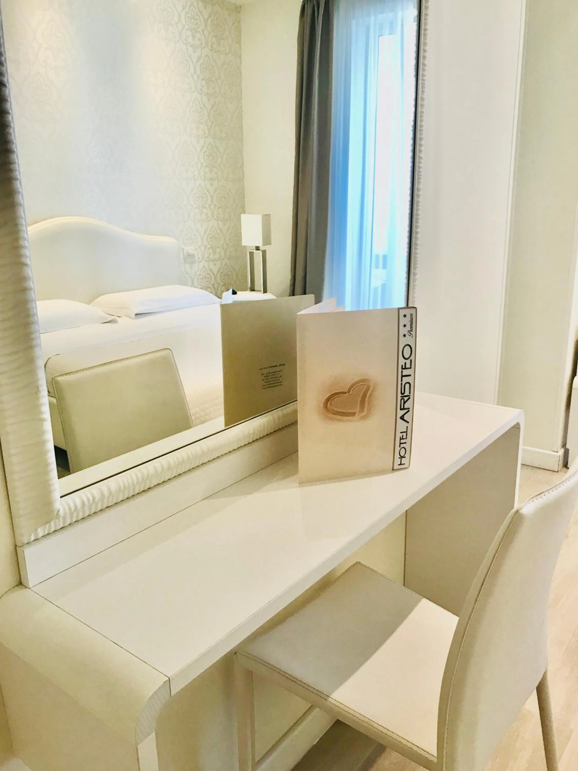 Decorative detail, Bed in Hotel Aristeo