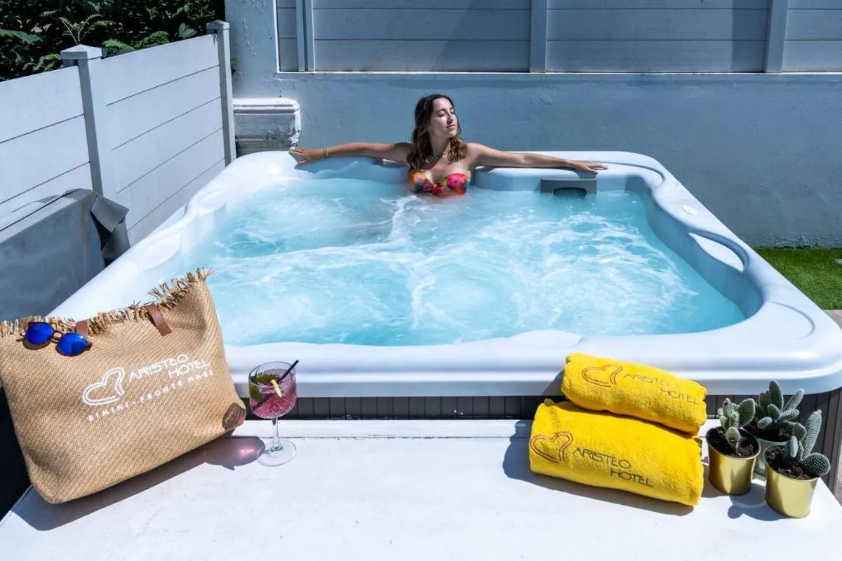 Hot Tub in Hotel Aristeo