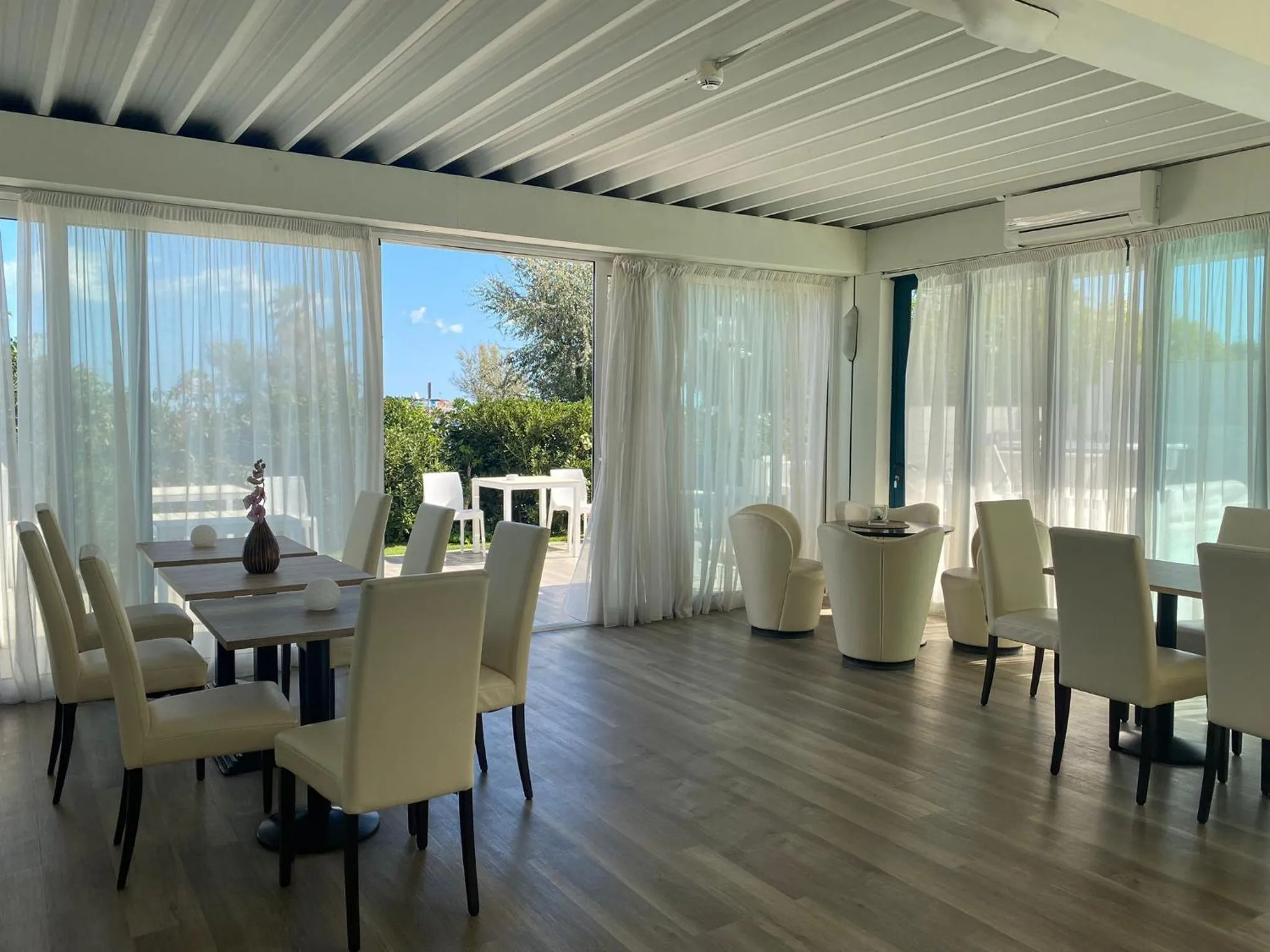 Lobby or reception in Hotel Aristeo